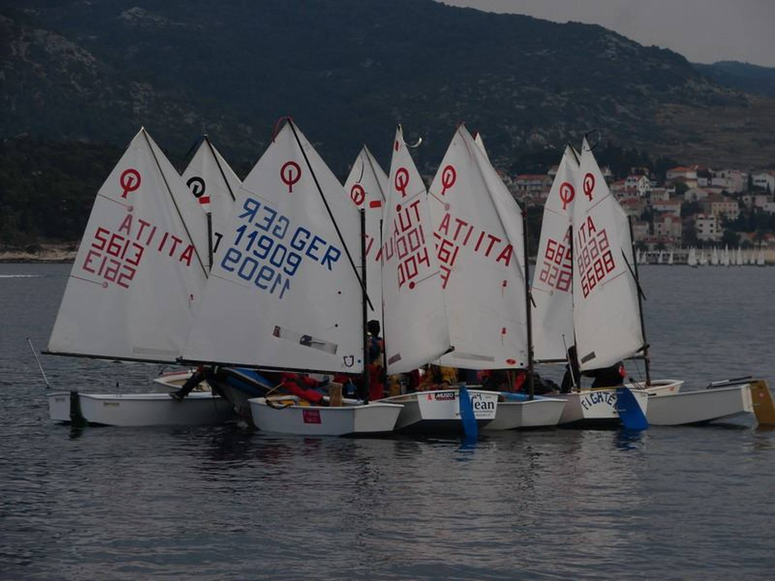 30. Međunarodna novogodišnja regata, Hvar, prosinac 2006. — fotografija 87 od 100