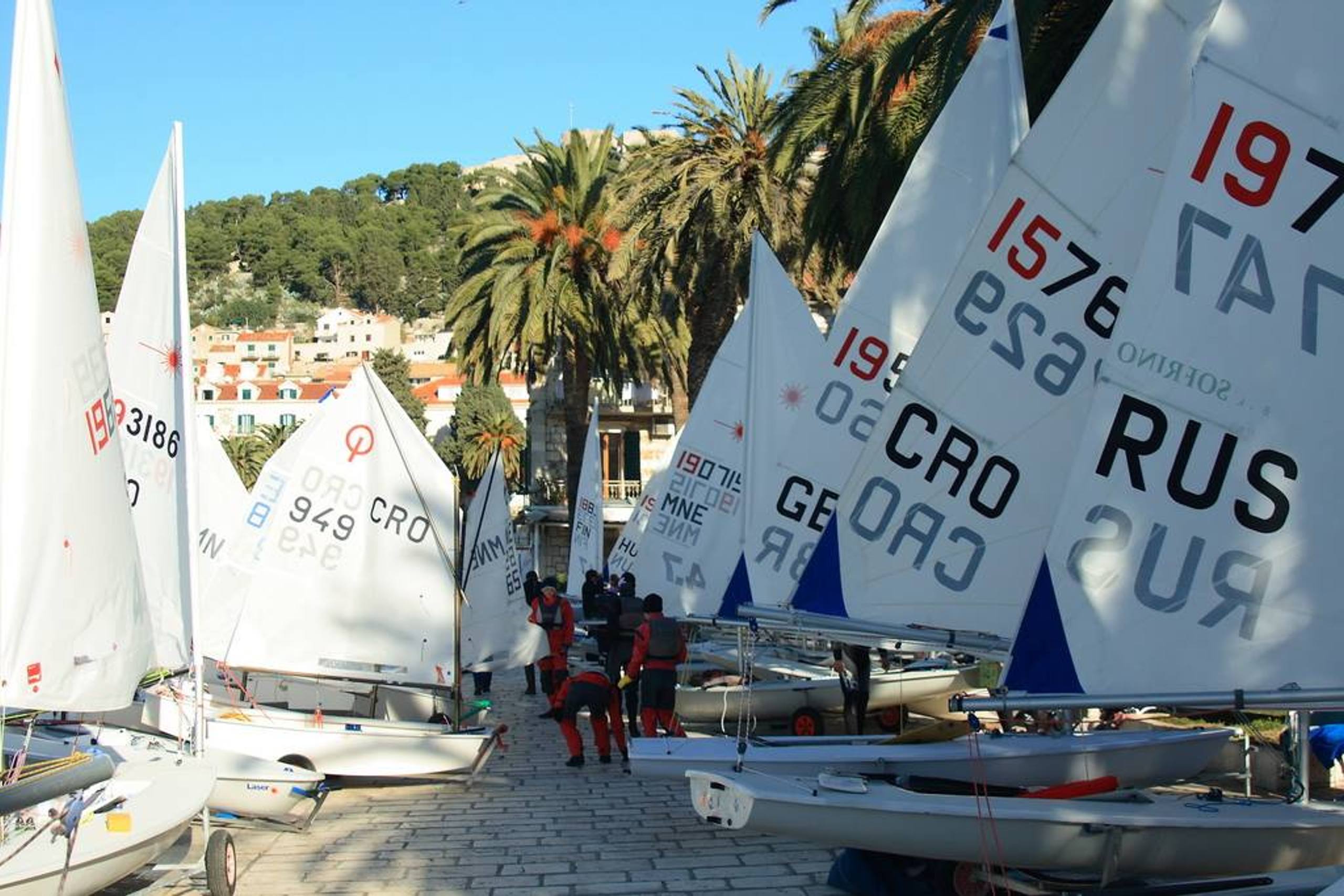 34. Međunarodna novogodišnja regata — Cucin, Hvar, prosinac 2010. — fotografija 4 od 78