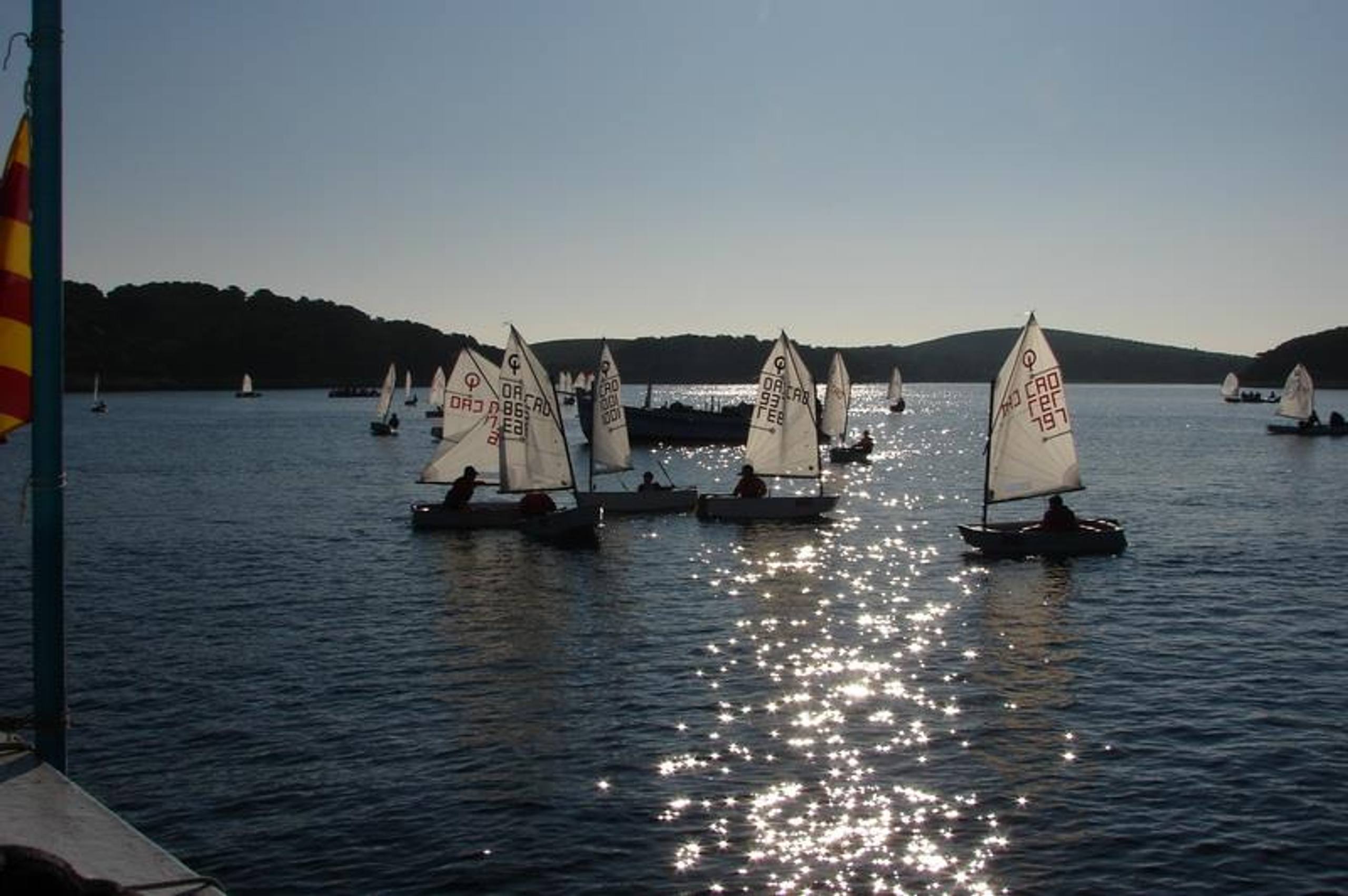 31. Međunarodna novogodišnja regata, Hvar, prosinac 2007. — fotografija 29 od 79