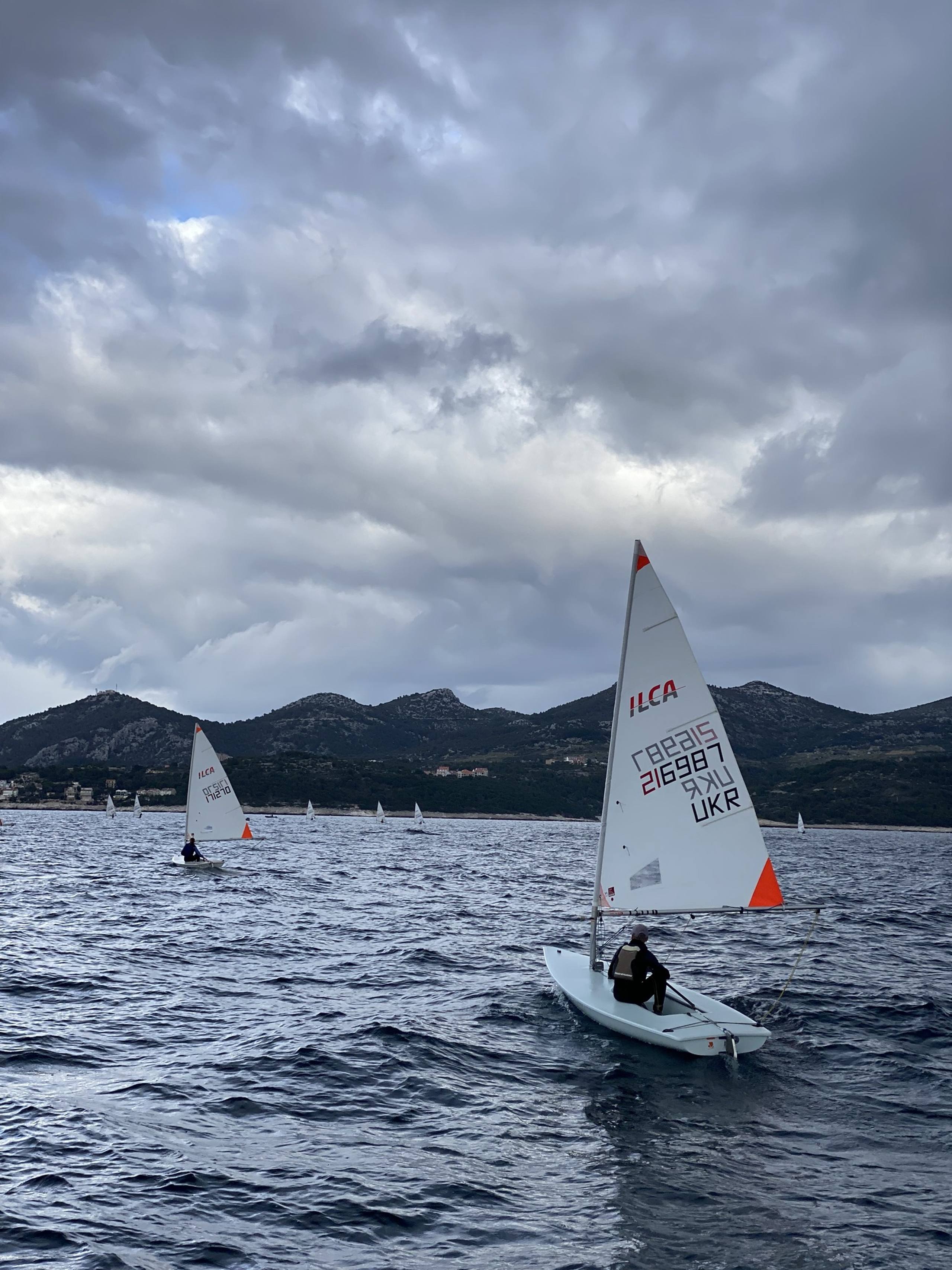 44. Međunarodna novogodišnja regata, Hvar, prosinac 2021. — fotografija 57 od 100
