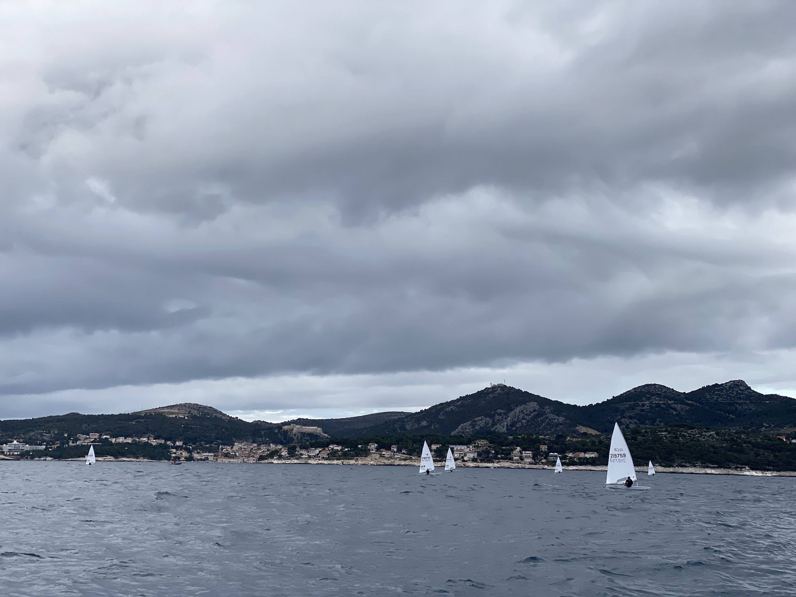 44. Međunarodna novogodišnja regata, Hvar, prosinac 2021. — fotografija 14 od 100