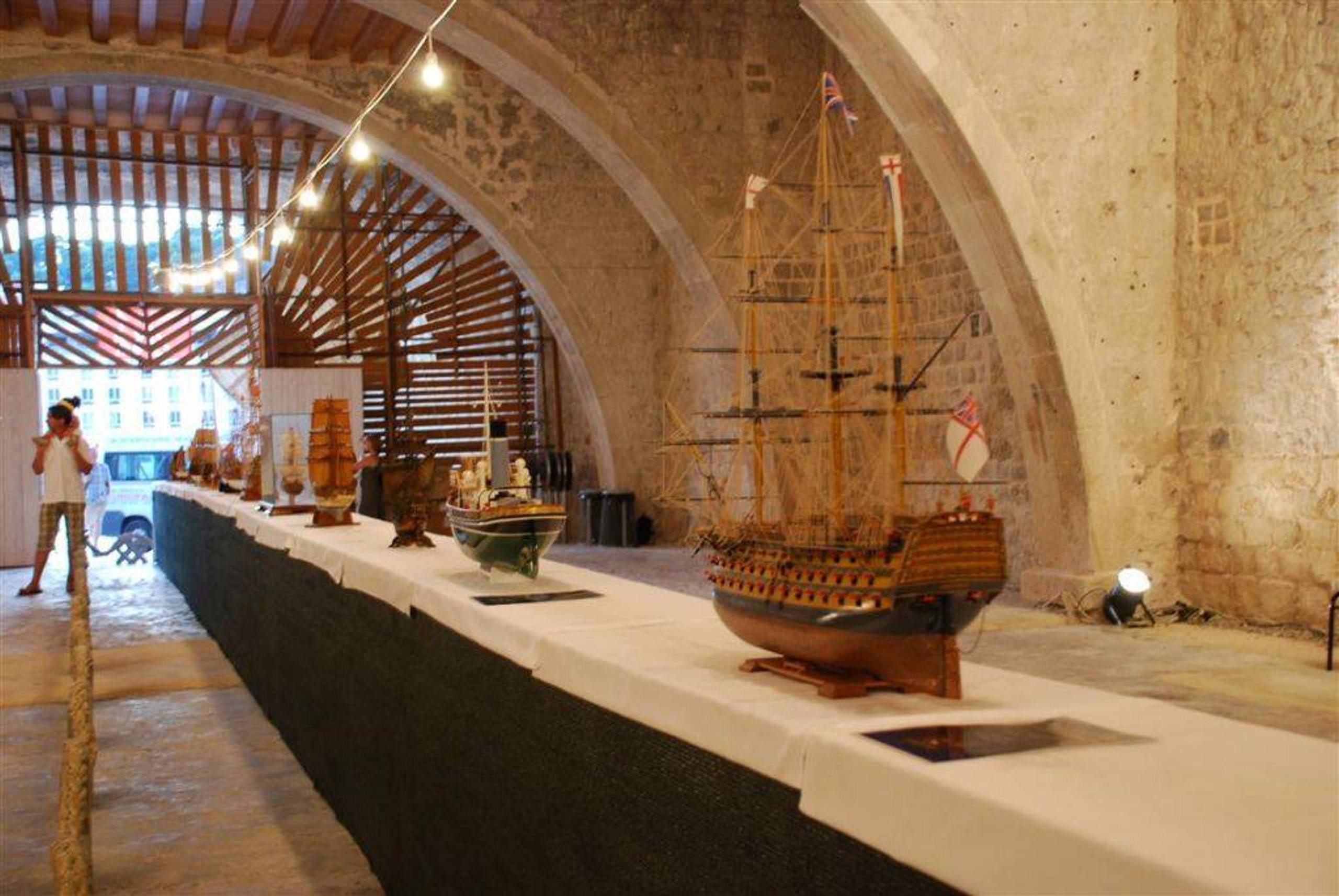 Hvar — metropola mora 2011., Hvar, prosinac 2014. — fotografija 26 od 55