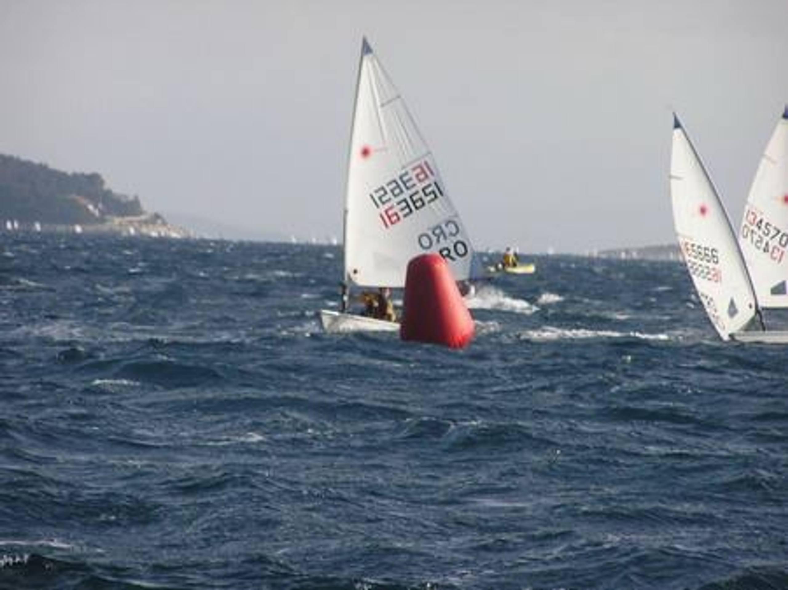 27. Međunarodna novogodišnja regata, Hvar, prosinac 2003. — fotografija 15 od 100
