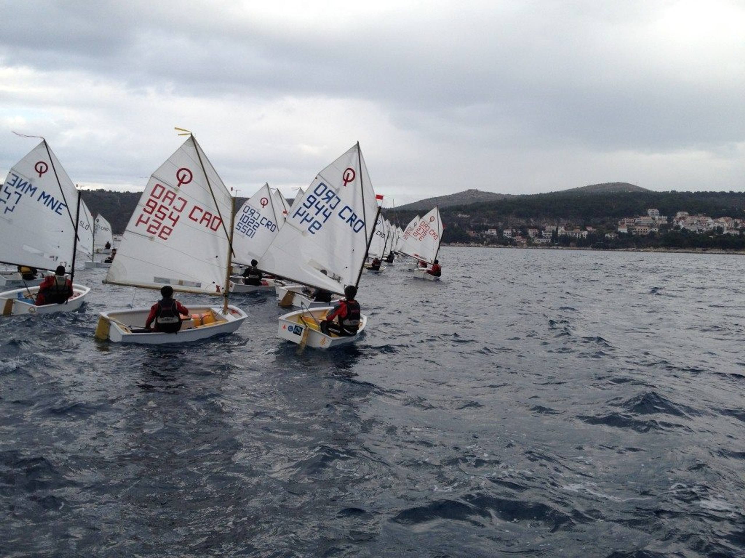 35. Međunarodna novogodišnja regata, Hvar, prosinac 2011. — fotografija 11 od 50