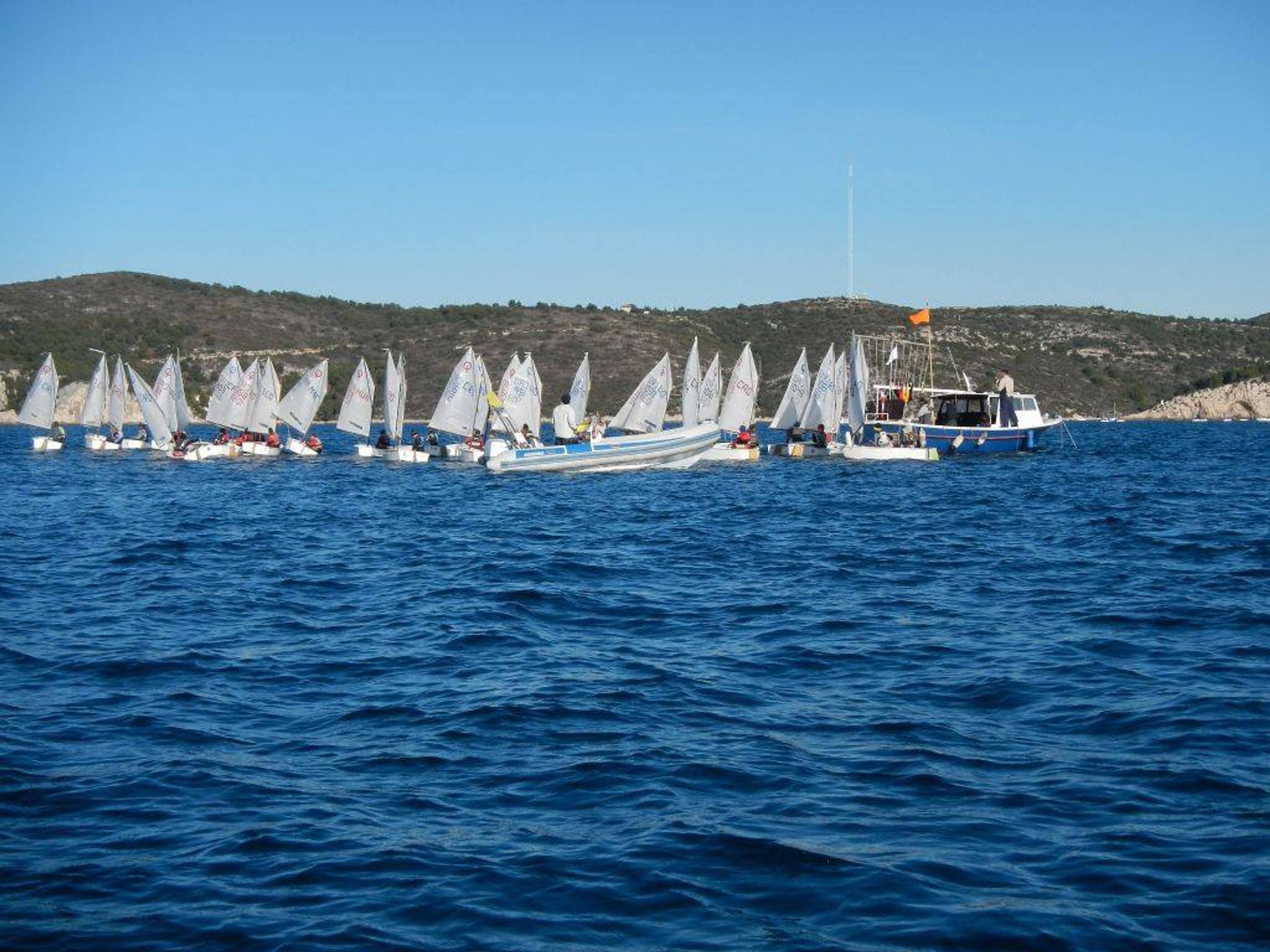 36. Međunarodna novogodišnja regata — Prvenstvo Hrvatske u klasi Optimist, Hvar, prosinac 2012. — fotografija 24 od 65