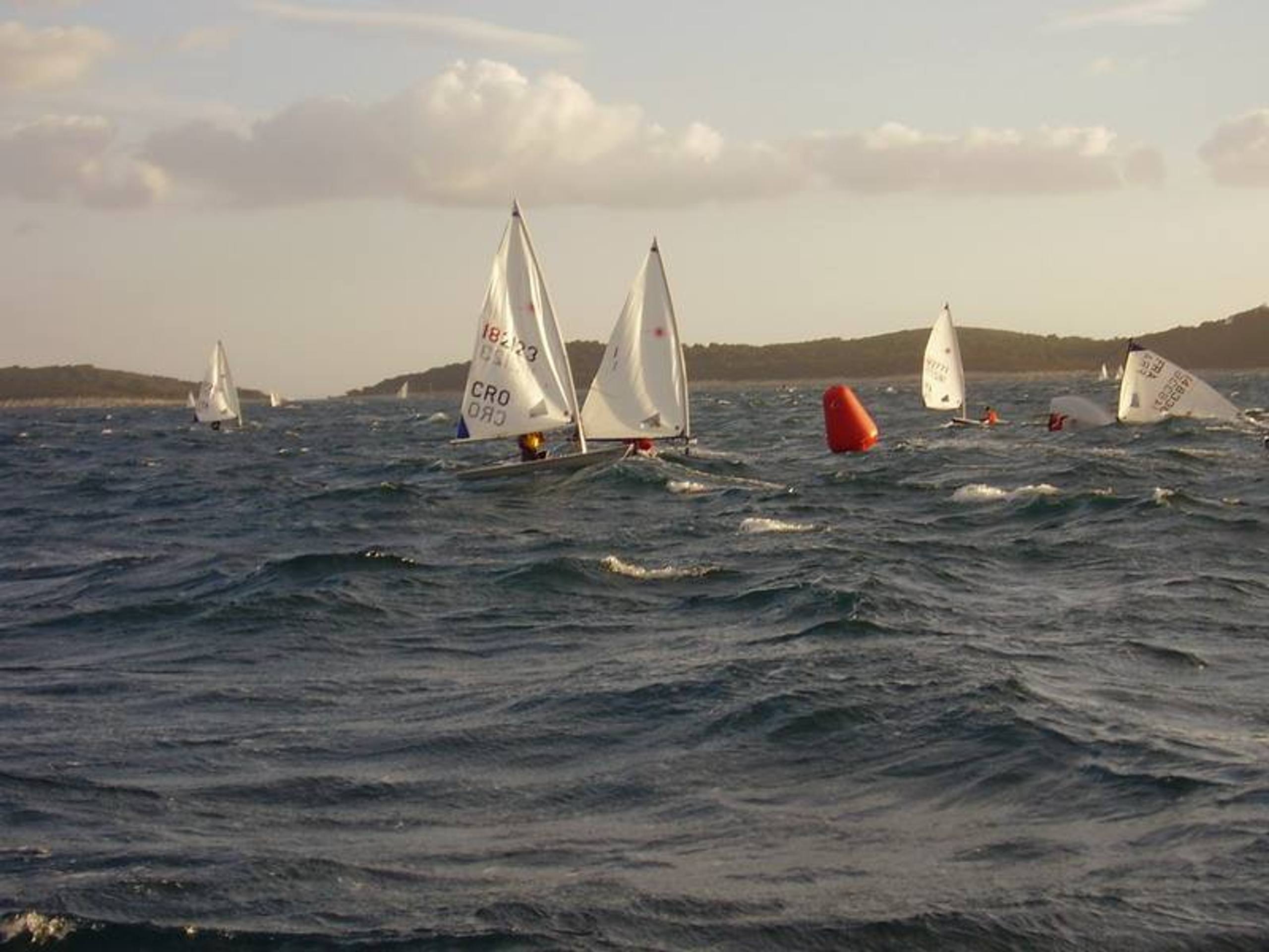 29. Međunarodna novogodišnja regata, Hvar, prosinac 2005. — fotografija 66 od 100