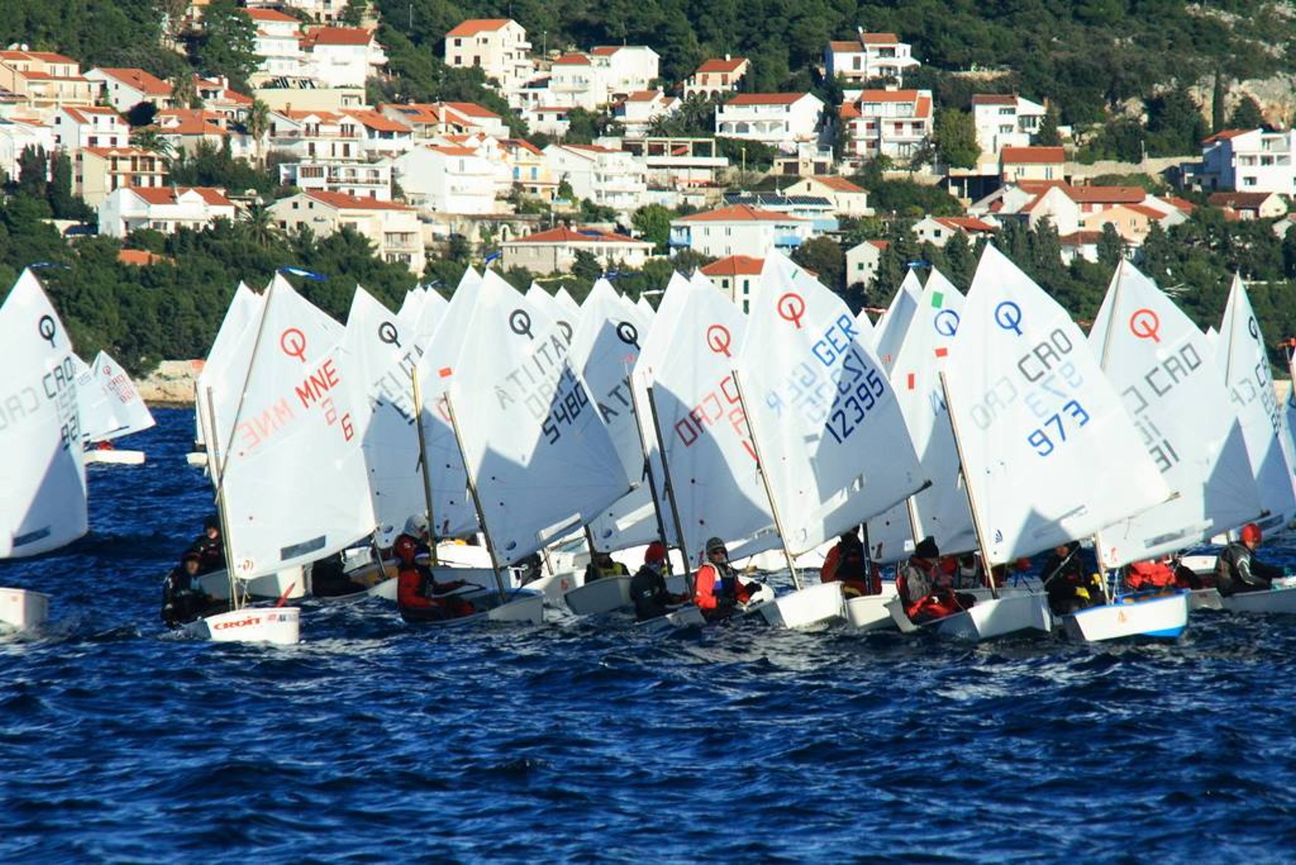 34. Međunarodna novogodišnja regata — Cucin, Hvar, prosinac 2010. — fotografija 21 od 78