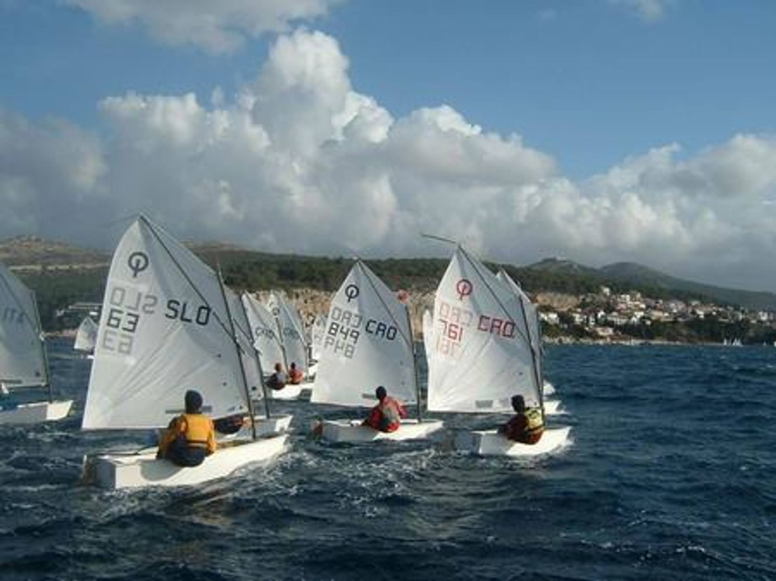 27. Međunarodna novogodišnja regata, Hvar, prosinac 2003. — fotografija 48 od 100