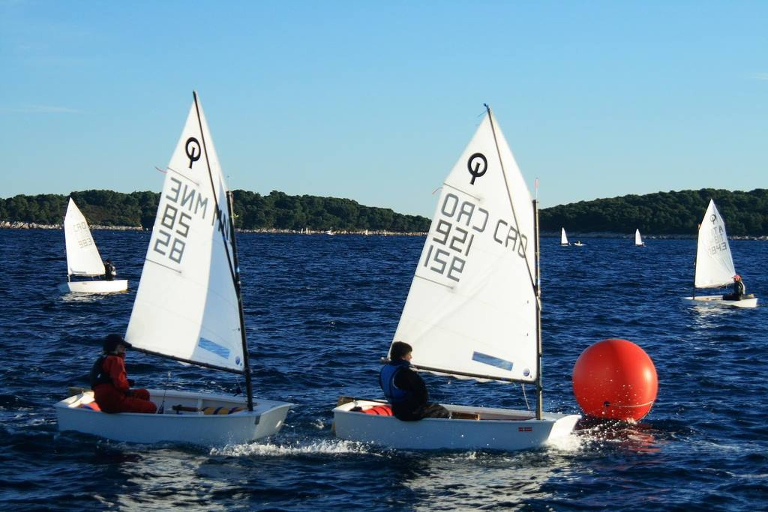 34. Međunarodna novogodišnja regata — Cucin, Hvar, prosinac 2010. — fotografija 26 od 78