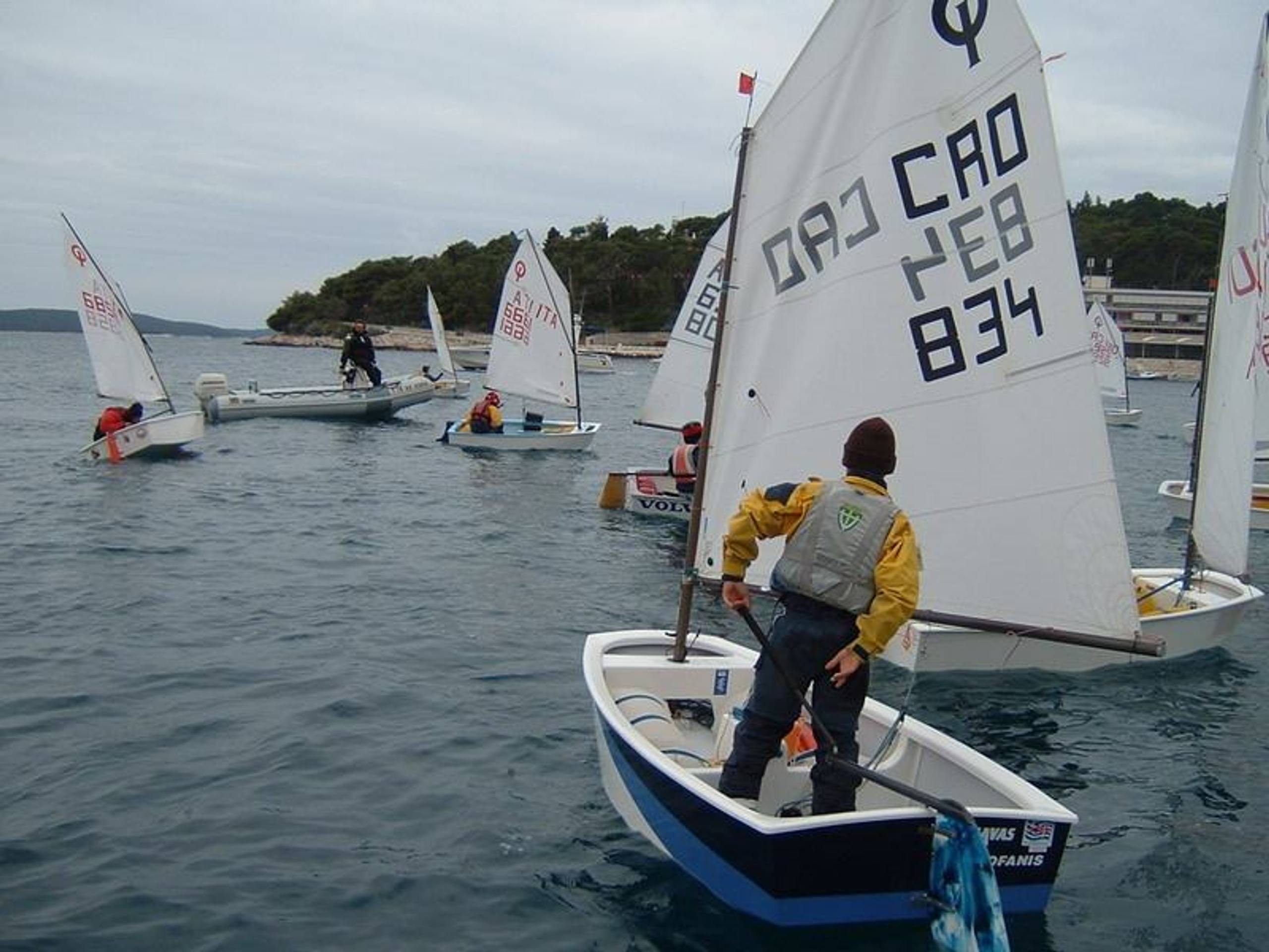 29. Međunarodna novogodišnja regata, Hvar, prosinac 2005. — fotografija 19 od 100