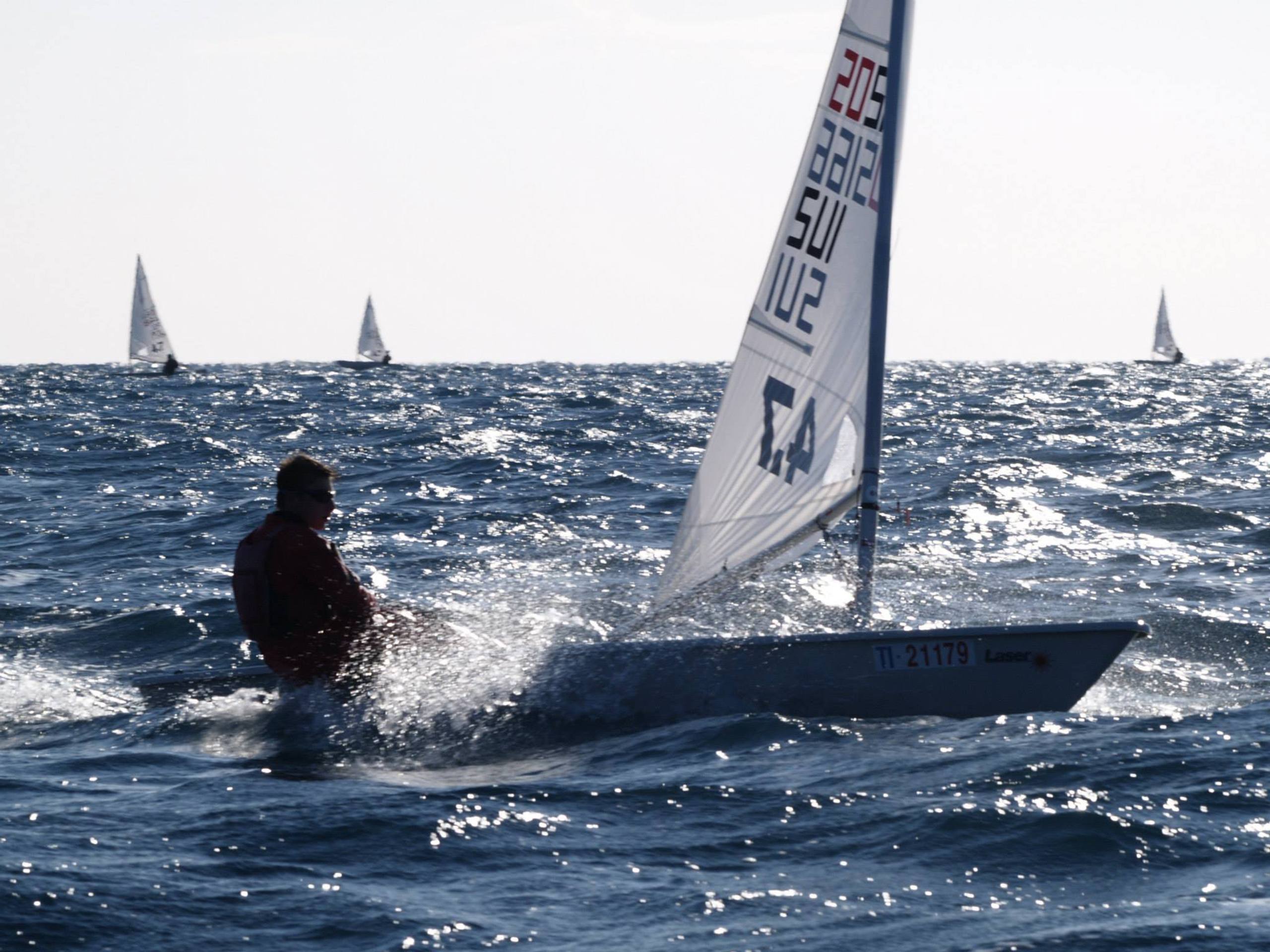 38. Međunarodna novogodišnja regata — Laser, Hvar, prosinac 2014. — fotografija 17 od 43 (foto: Zoran Jakšić Mrva)