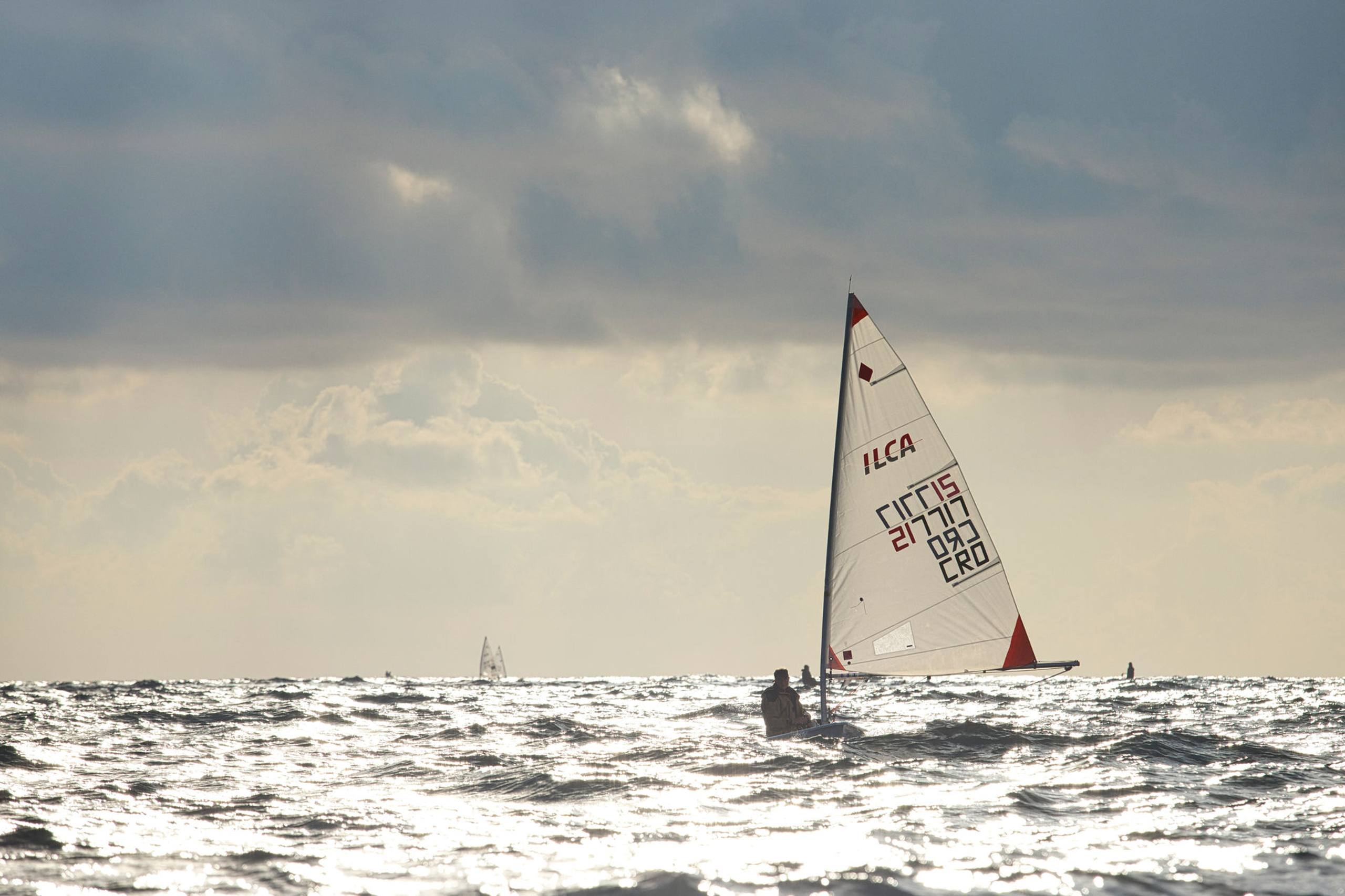 45. Međunarodna novogodišnja regata, Hvar, prosinac 2022. — fotografija 59 od 100