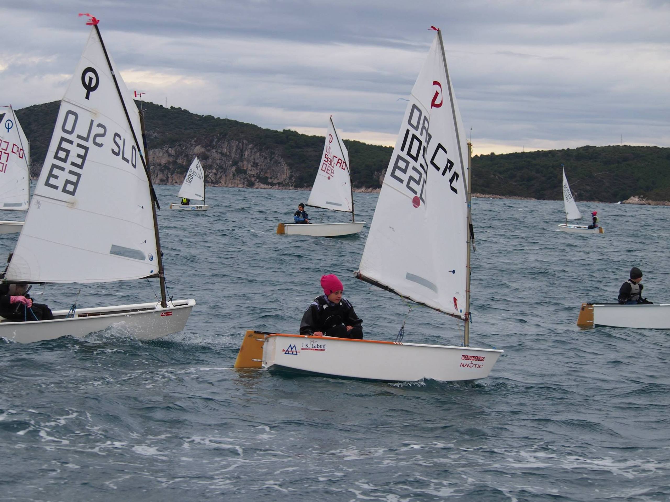 38. Međunarodna novogodišnja regata — Optimist, Hvar, prosinac 2014. — fotografija 14 od 57 (foto: Viktorija Nižetić)