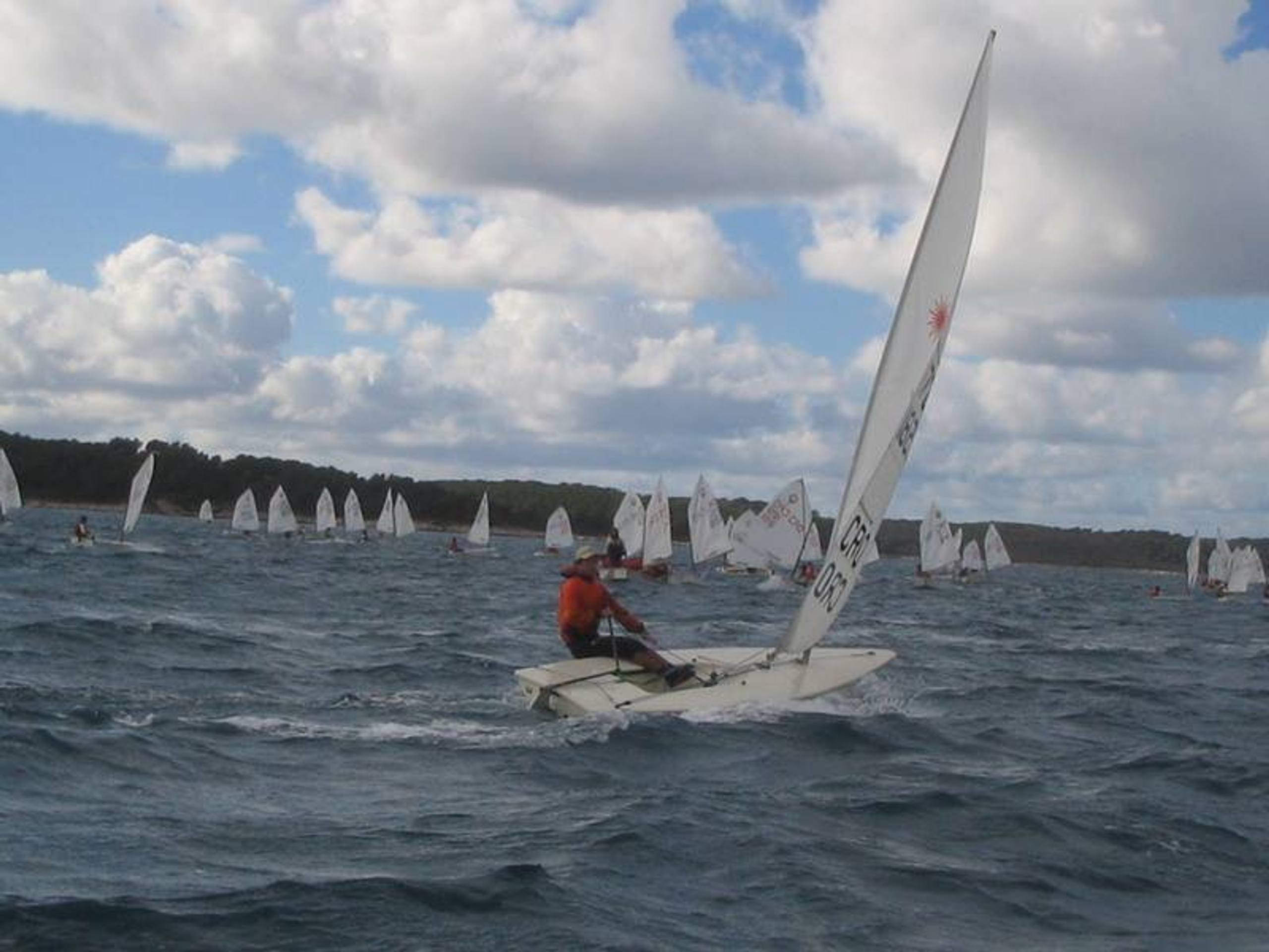 28. Međunarodna novogodišnja regata, Hvar, prosinac 2004. — fotografija 2 od 105
