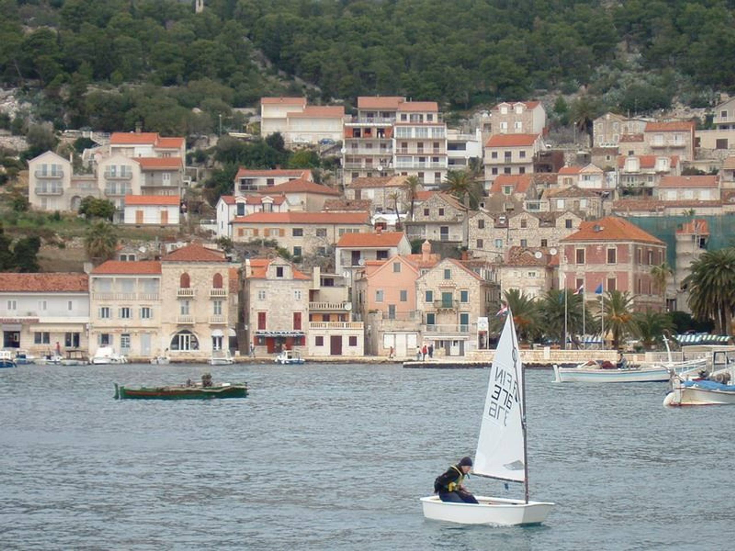 29. Međunarodna novogodišnja regata, Hvar, prosinac 2005. — fotografija 24 od 100