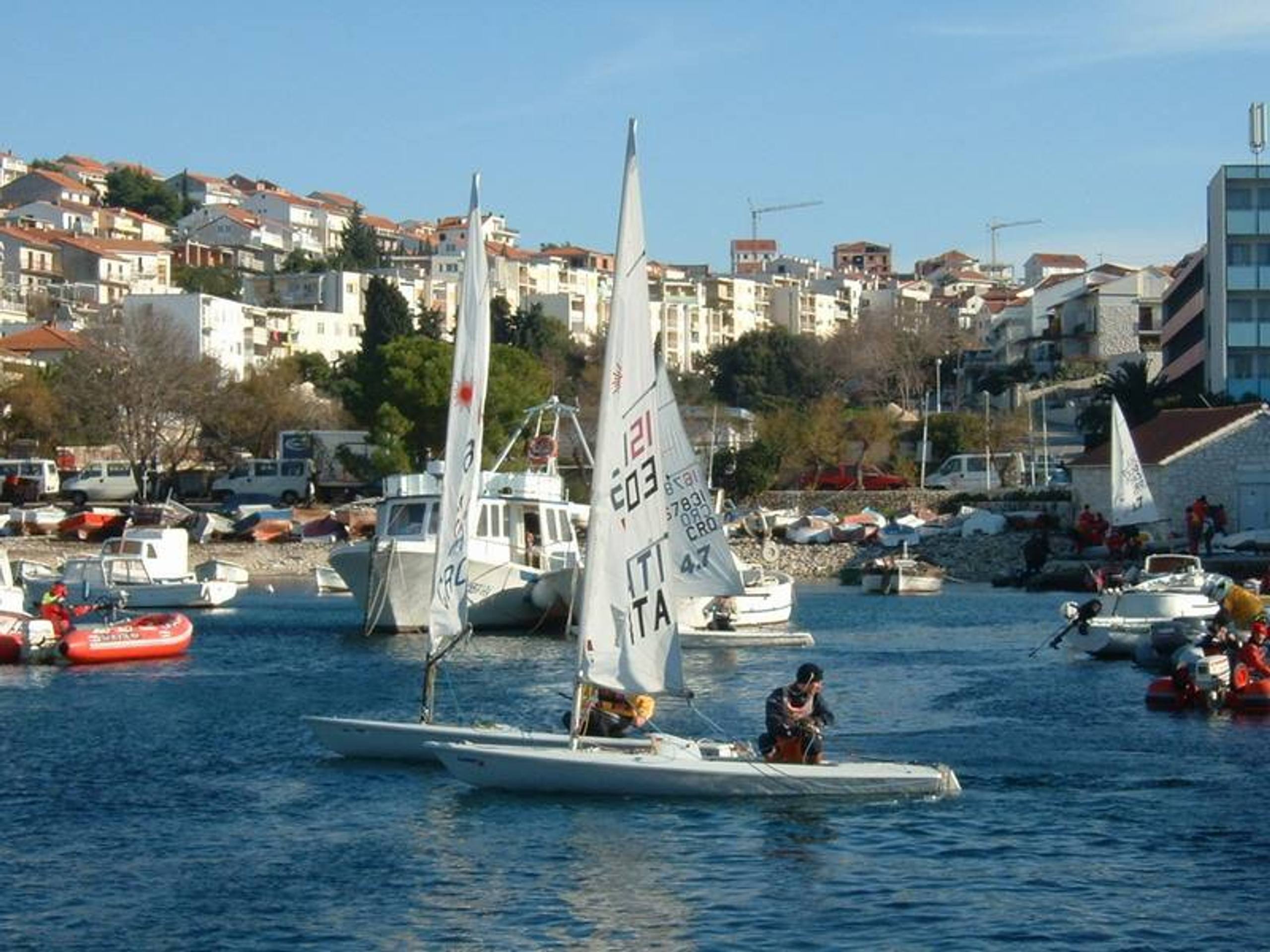 28. Međunarodna novogodišnja regata, Hvar, prosinac 2004. — fotografija 81 od 105
