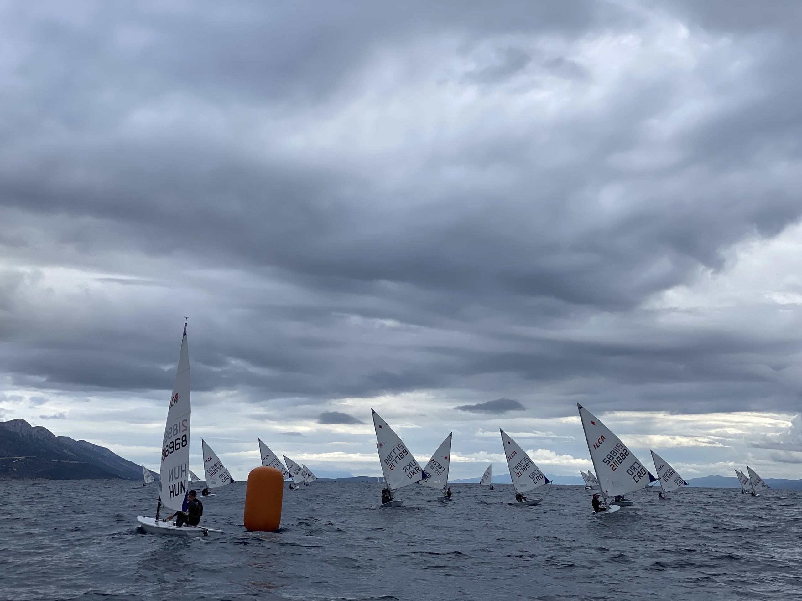 44. Međunarodna novogodišnja regata, Hvar, prosinac 2021. — fotografija 37 od 100