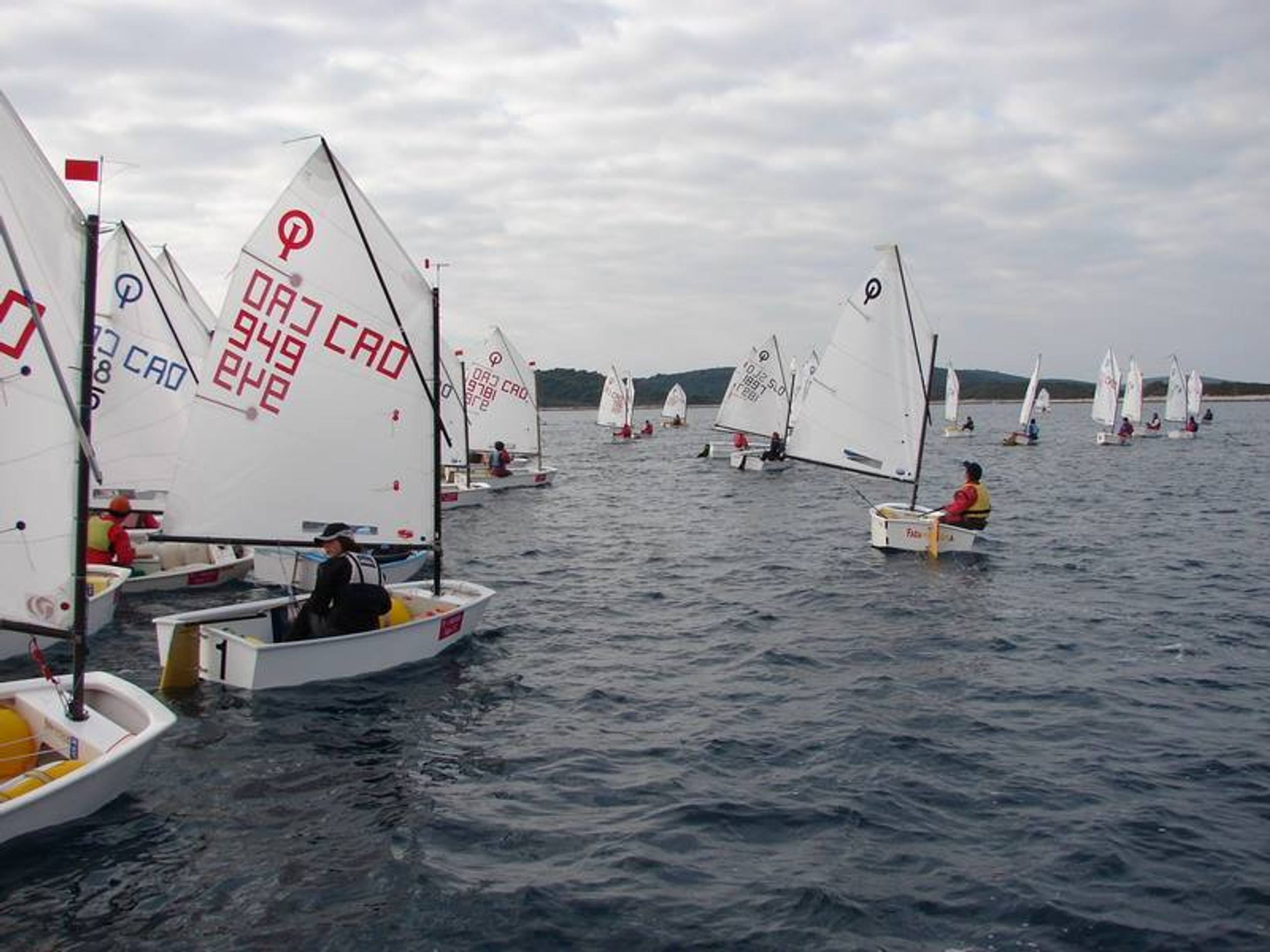 30. Međunarodna novogodišnja regata, Hvar, prosinac 2006. — fotografija 23 od 100