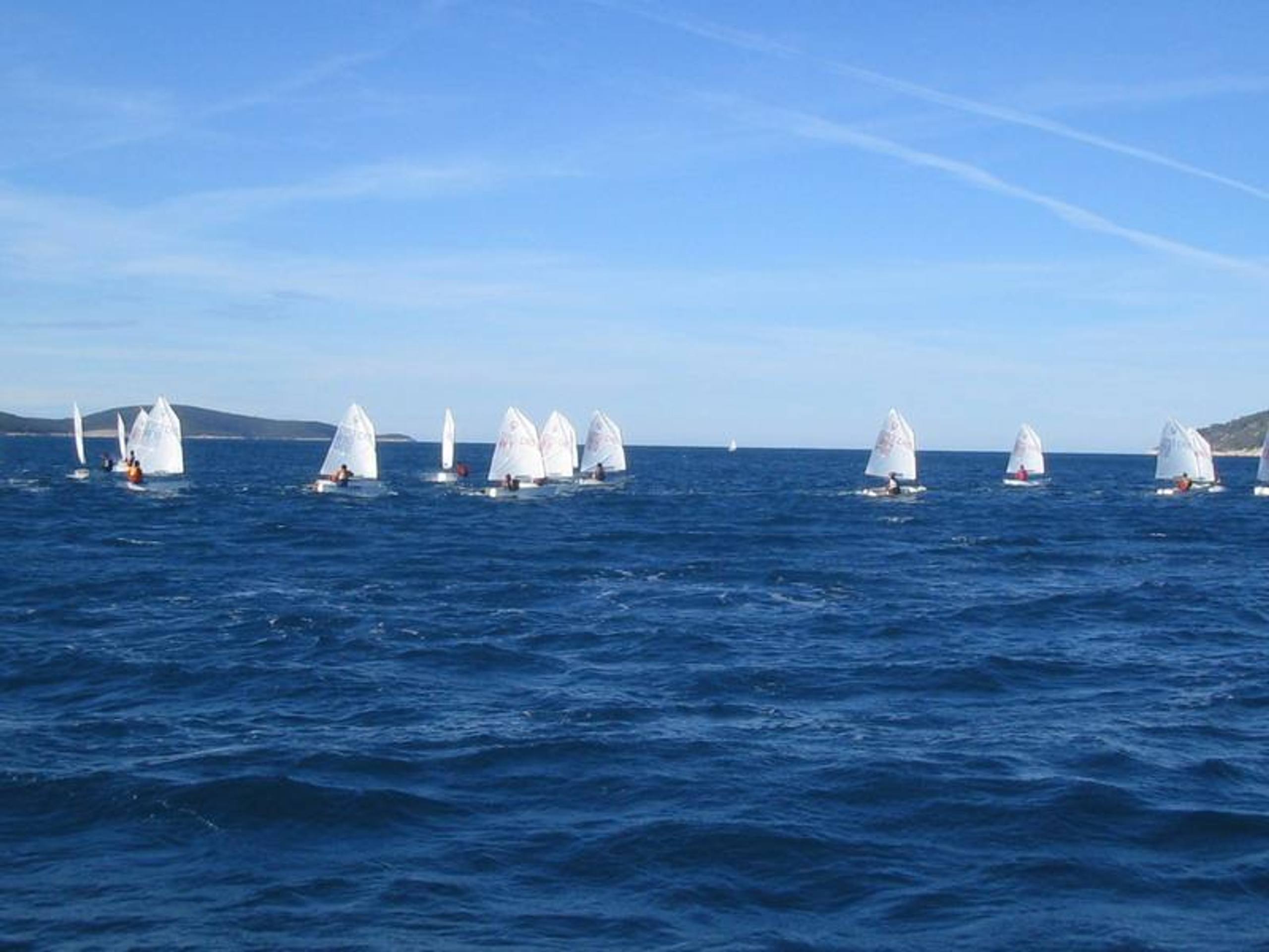 28. Međunarodna novogodišnja regata, Hvar, prosinac 2004. — fotografija 39 od 105
