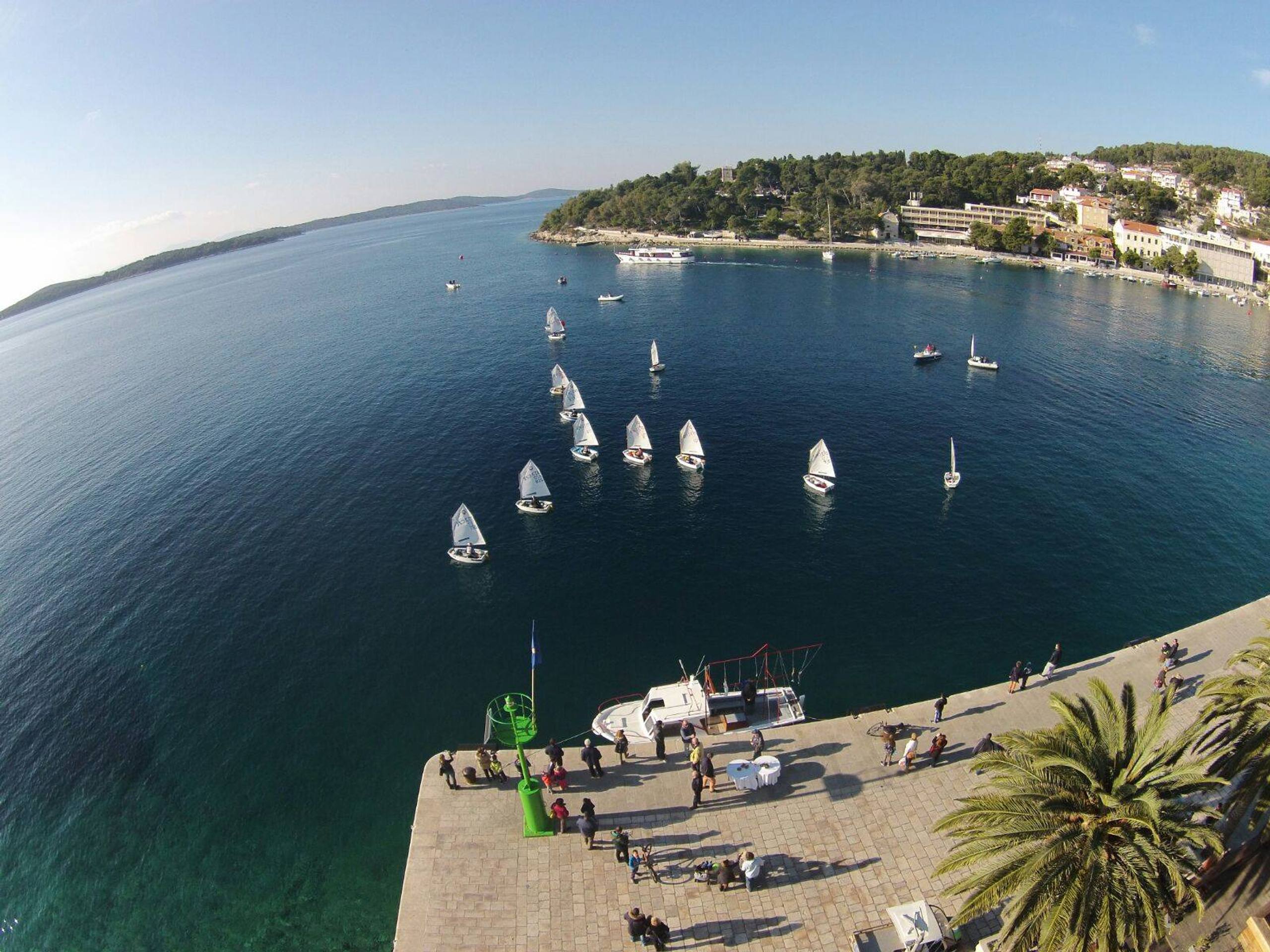Memorijal Zdenko Roić iz zraka, Hvar, siječanj 2016. — fotografija 4 od 10