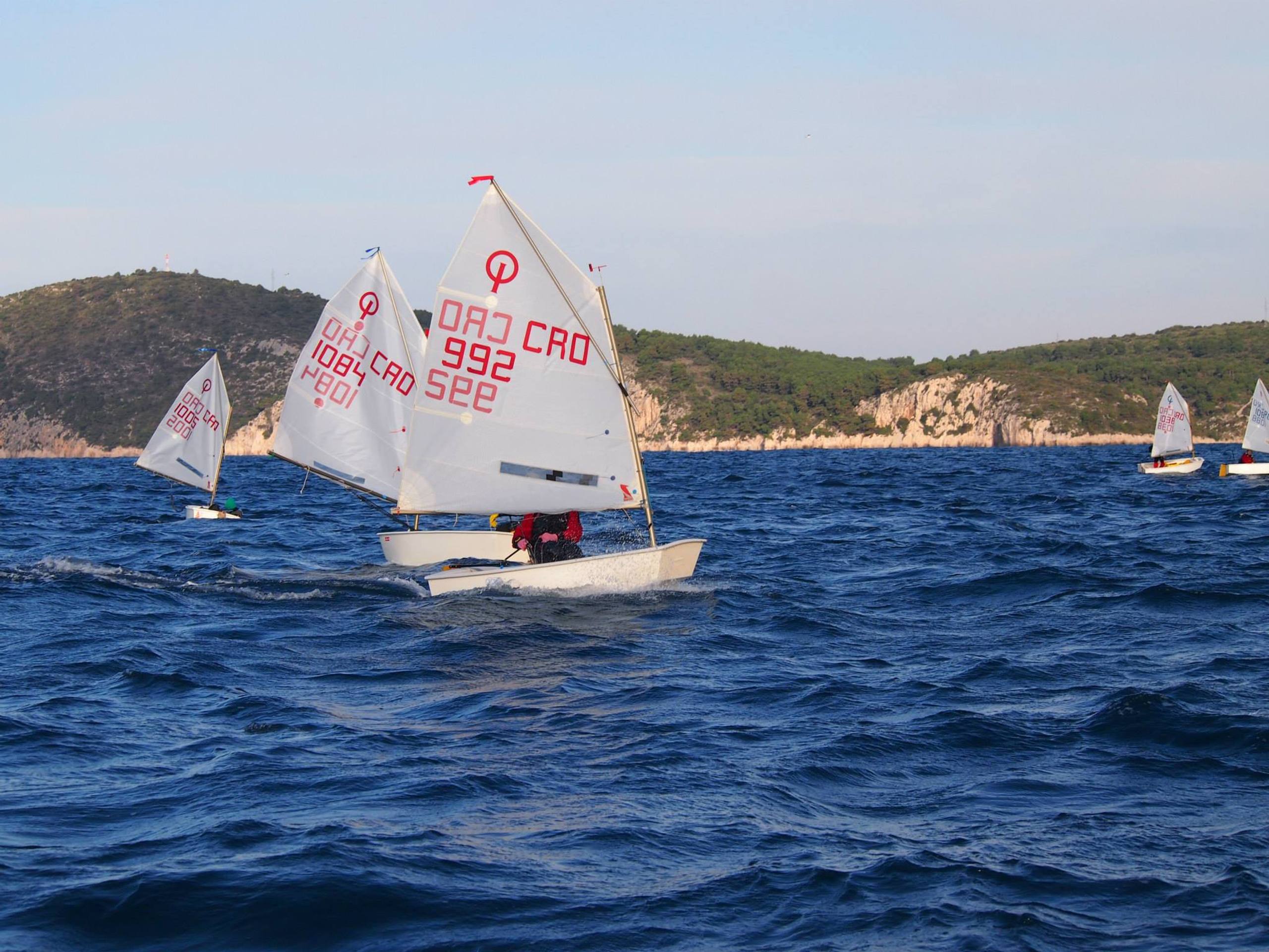 38. Međunarodna novogodišnja regata — Optimist, Hvar, prosinac 2014. — fotografija 32 od 57 (foto: Viktorija Nižetić)