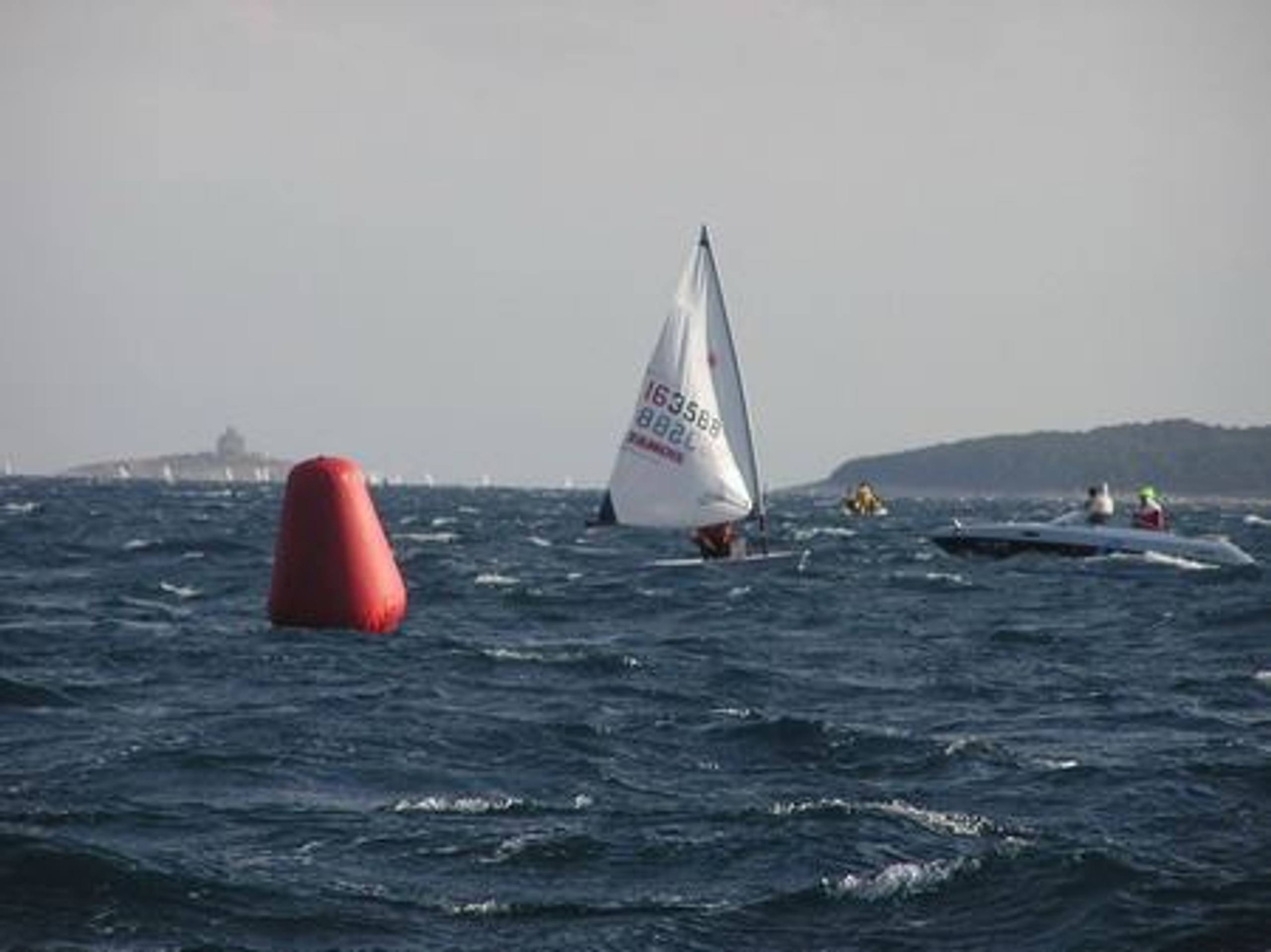 27. Međunarodna novogodišnja regata, Hvar, prosinac 2003. — fotografija 19 od 100
