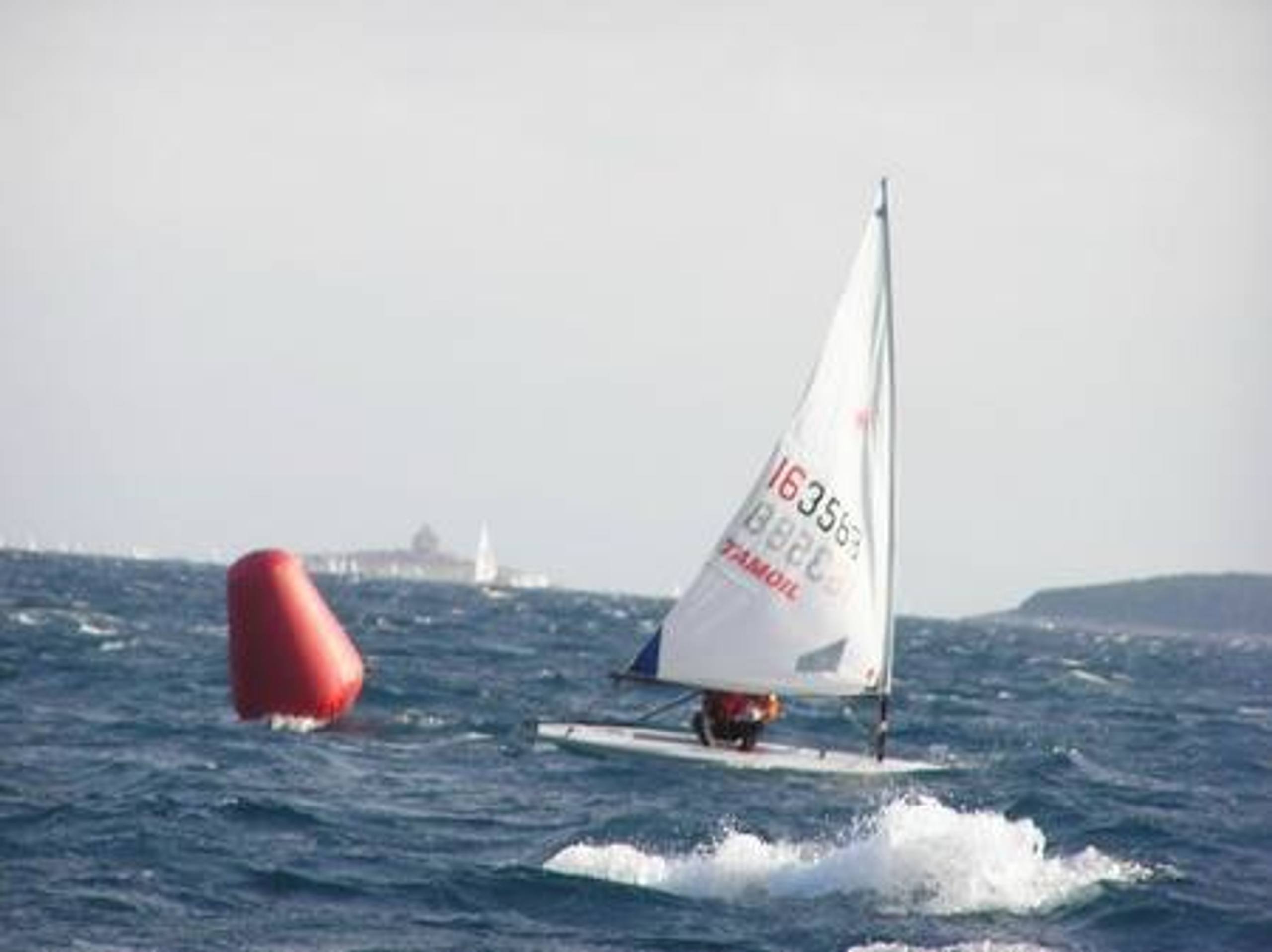 27. Međunarodna novogodišnja regata, Hvar, prosinac 2003. — fotografija 21 od 100