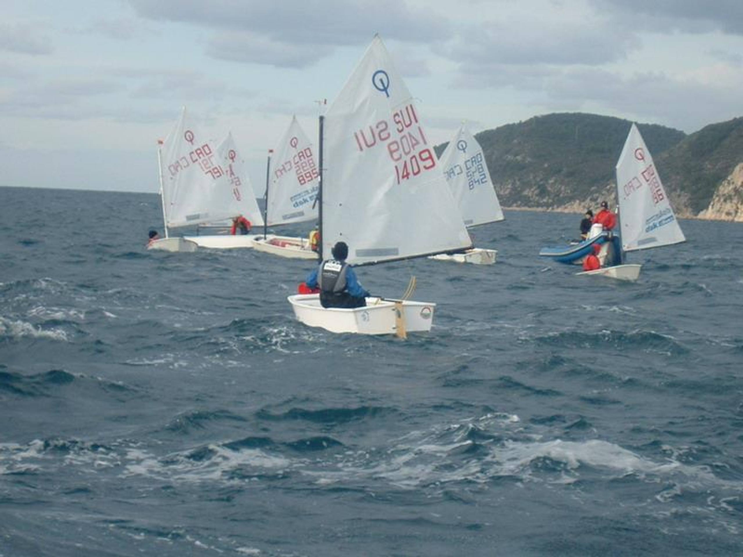 29. Međunarodna novogodišnja regata, Hvar, prosinac 2005. — fotografija 35 od 100