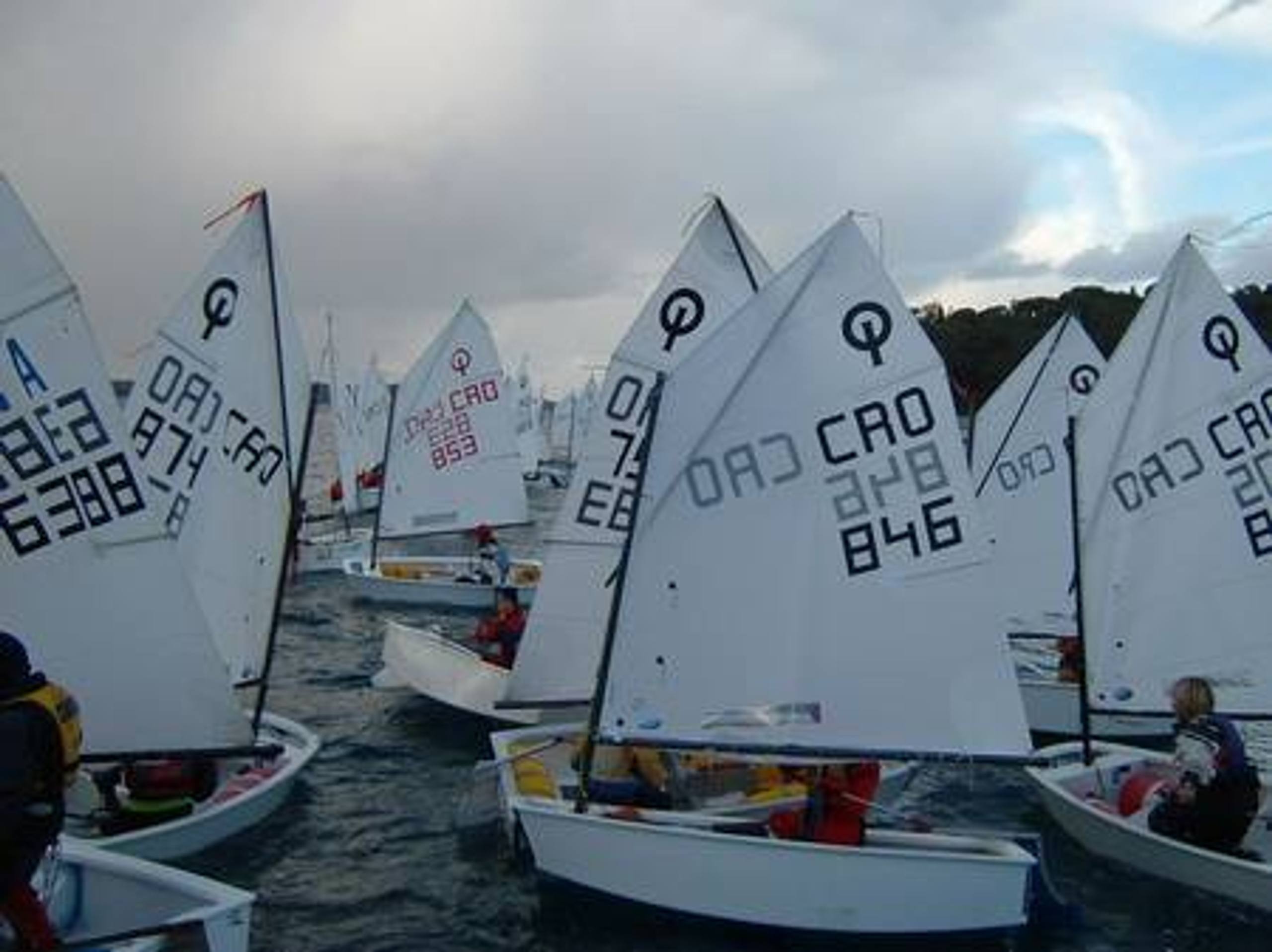 27. Međunarodna novogodišnja regata, Hvar, prosinac 2003. — fotografija 78 od 100