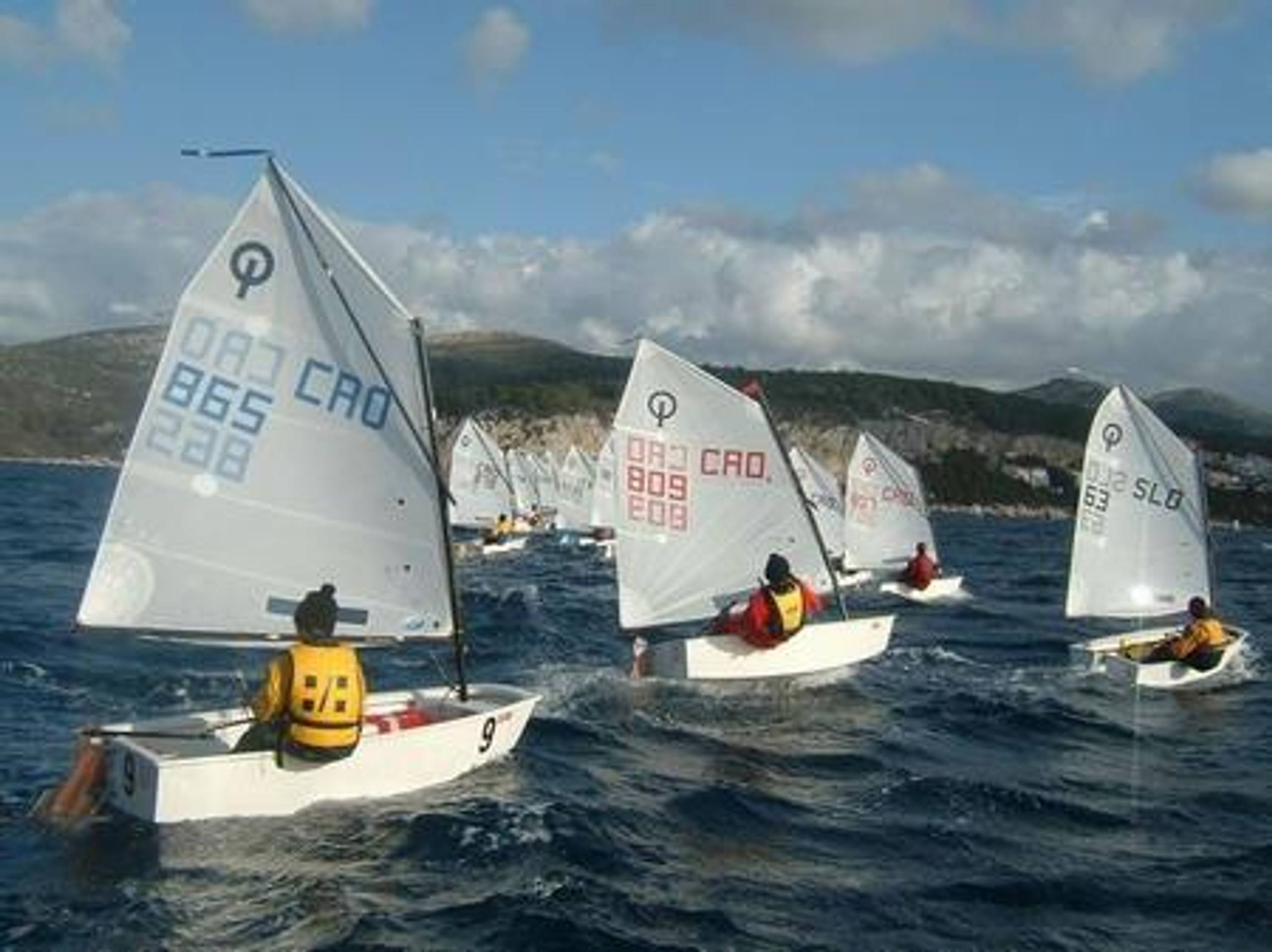 27. Međunarodna novogodišnja regata, Hvar, prosinac 2003. — fotografija 54 od 100