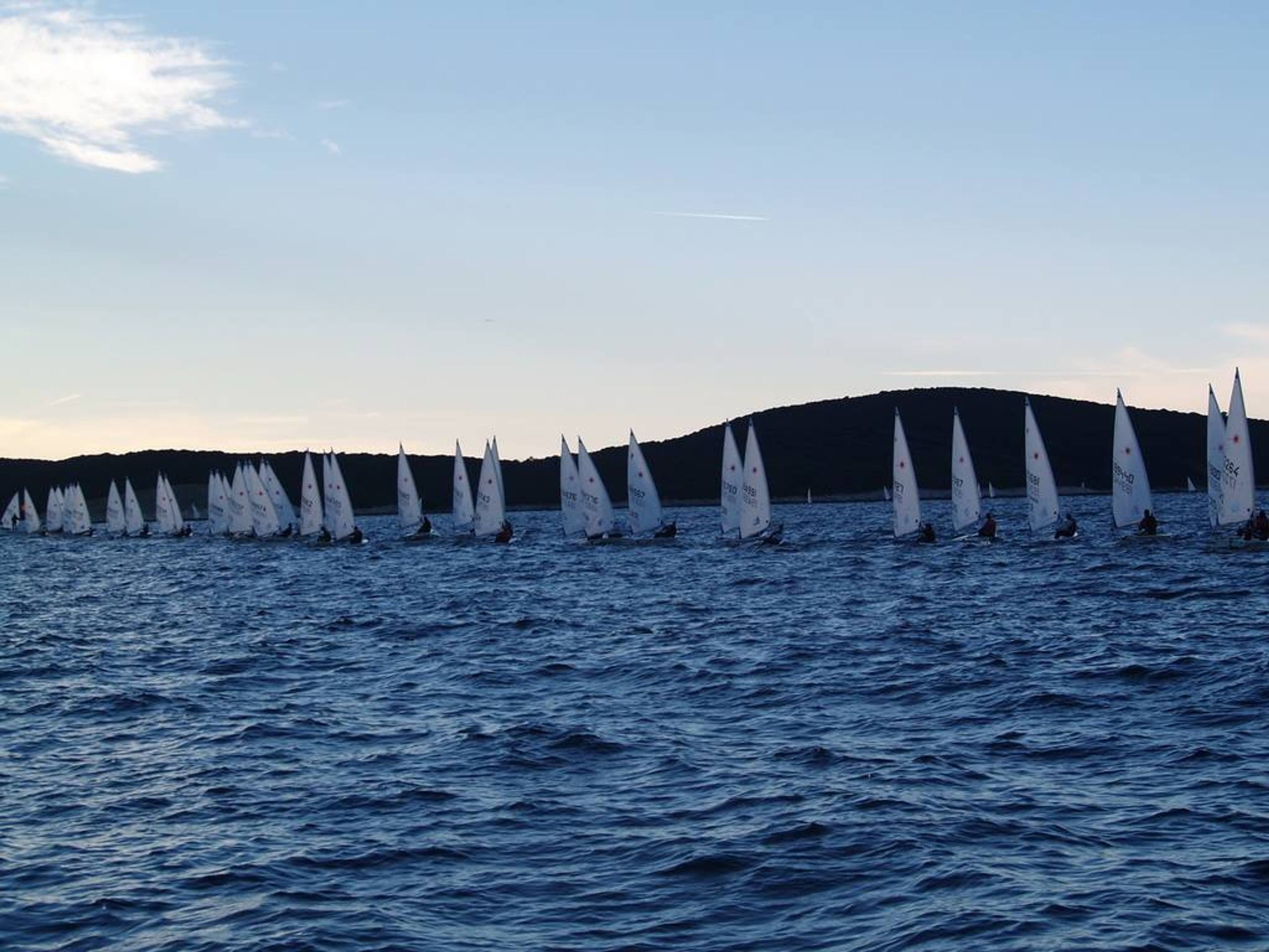 34. Međunarodna novogodišnja regata — K&B, Hvar, prosinac 2010. — fotografija 23 od 50