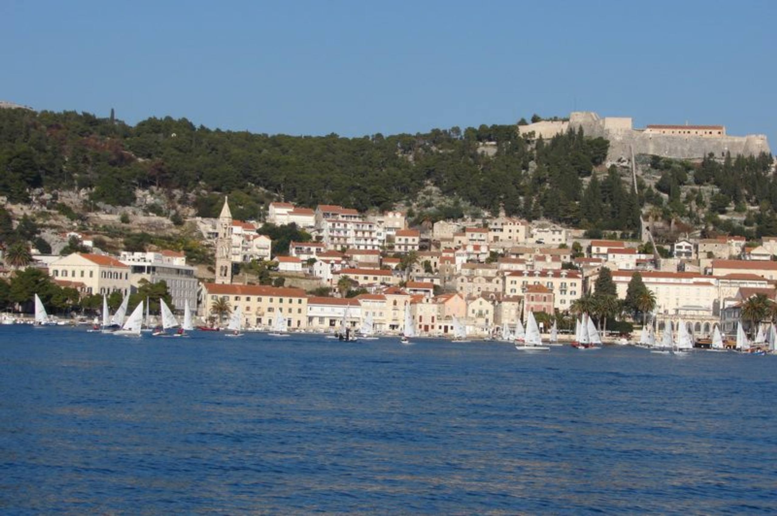 31. Međunarodna novogodišnja regata, Hvar, prosinac 2007. — fotografija 6 od 79