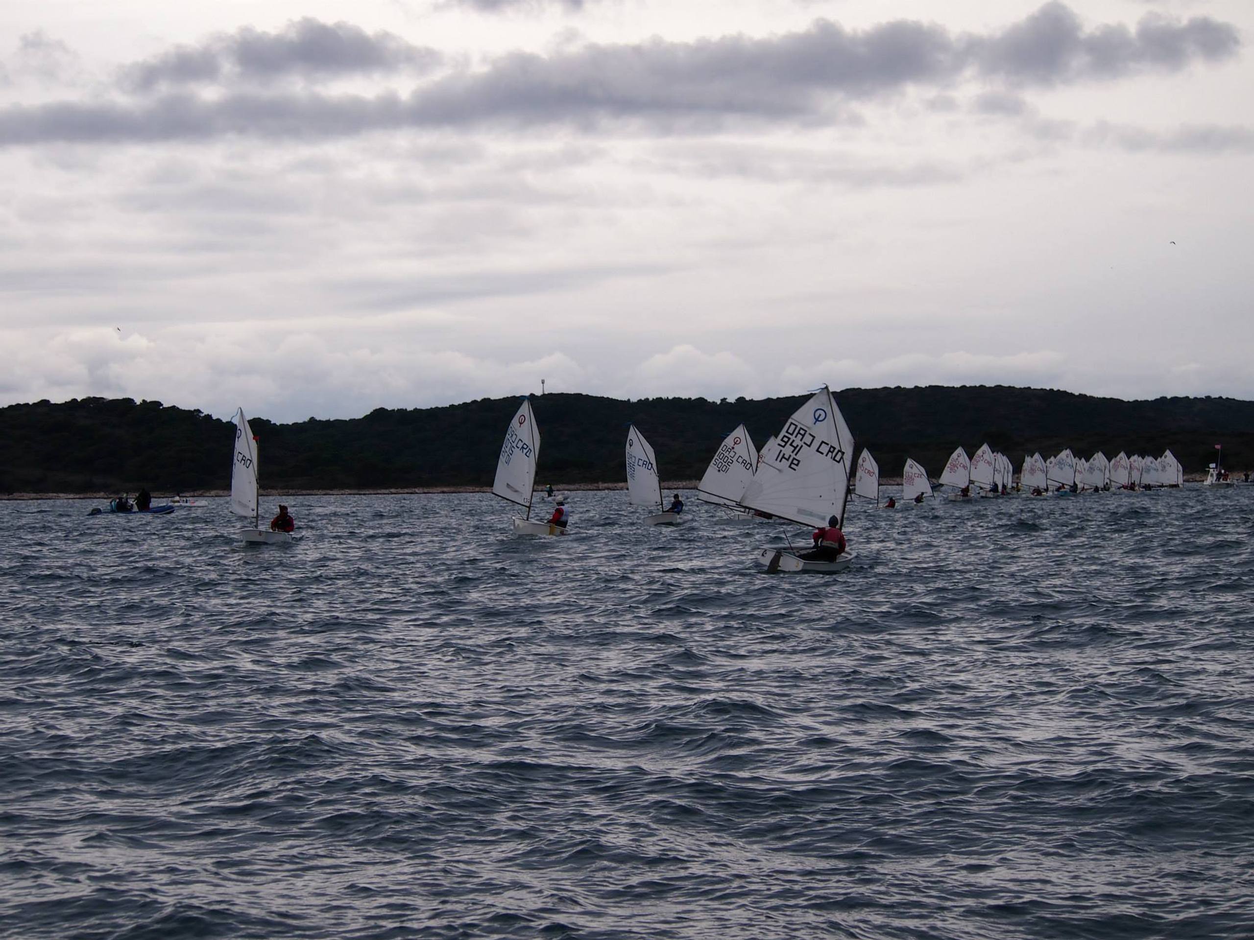 38. Međunarodna novogodišnja regata — Optimist, Hvar, prosinac 2014. — fotografija 19 od 57 (foto: Viktorija Nižetić)