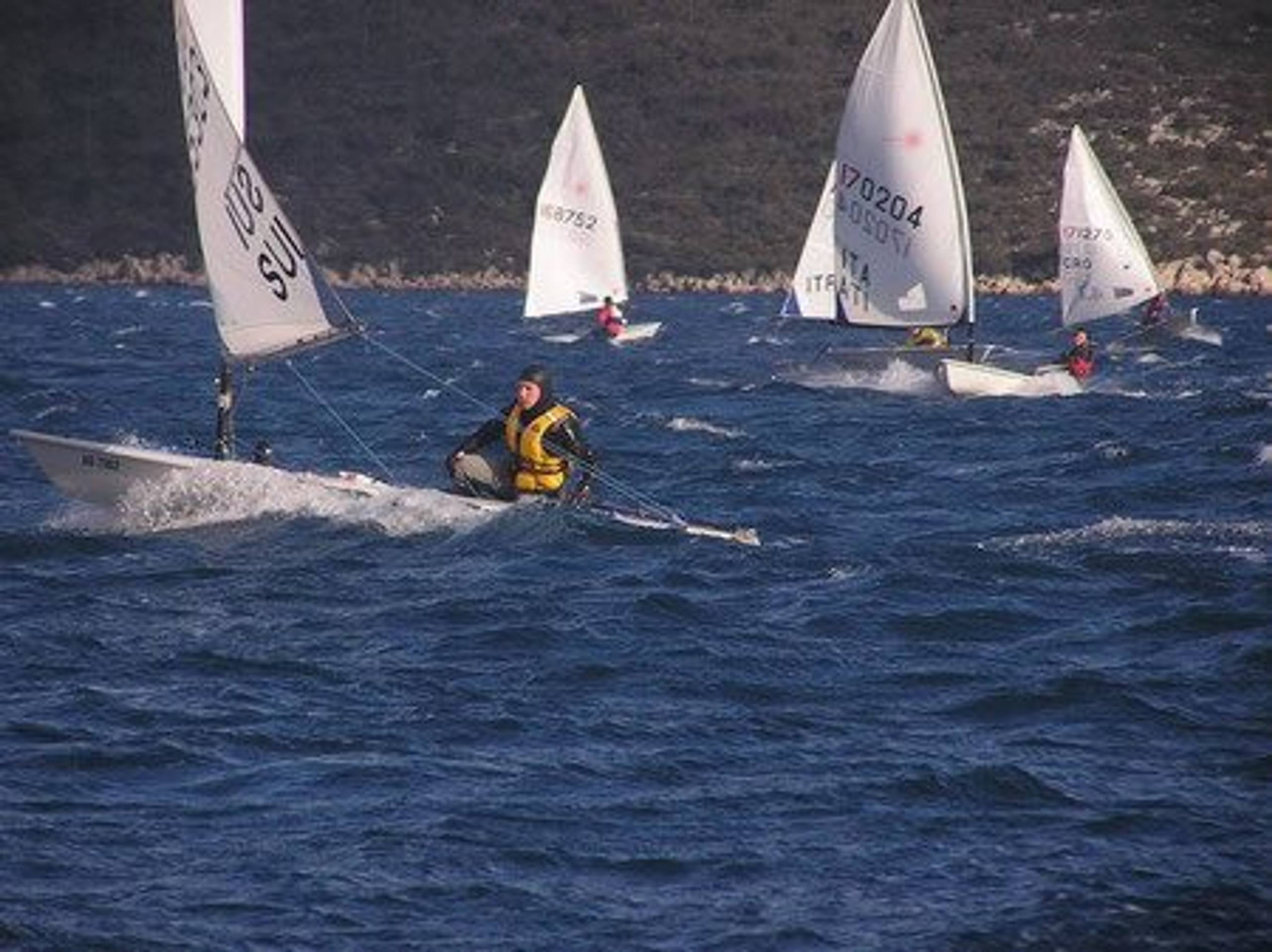 27. Međunarodna novogodišnja regata, Hvar, prosinac 2003. — fotografija 98 od 100