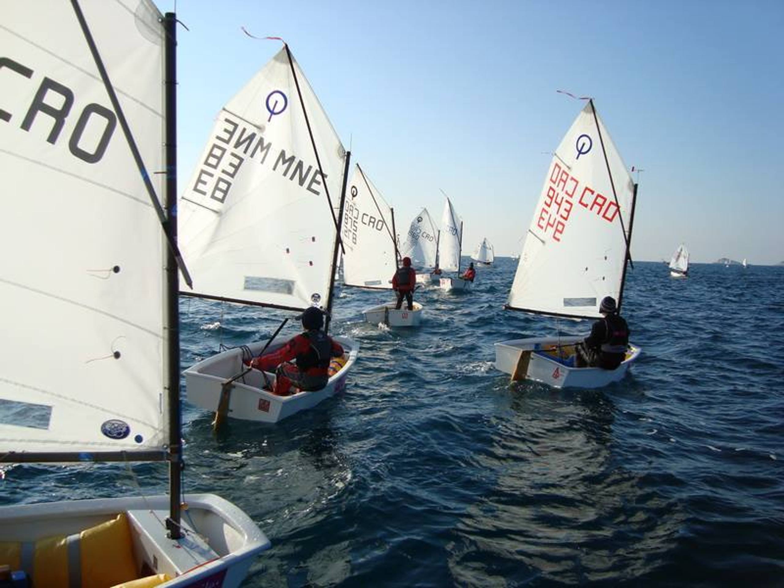 32. Međunarodna novogodišnja regata, Hvar, prosinac 2008. — fotografija 26 od 68