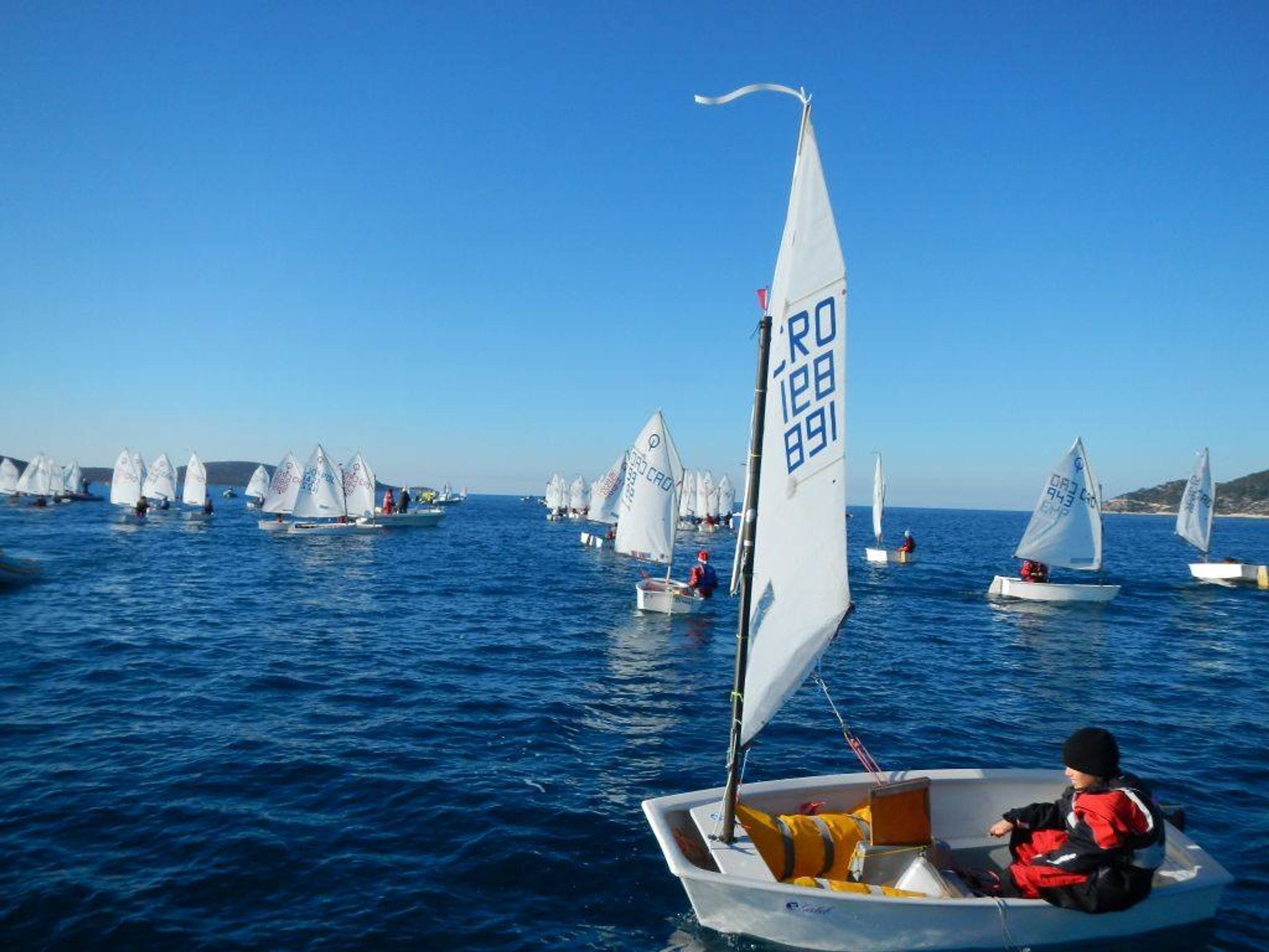 36. Međunarodna novogodišnja regata — Prvenstvo Hrvatske u klasi Optimist, Hvar, prosinac 2012. — fotografija 35 od 65