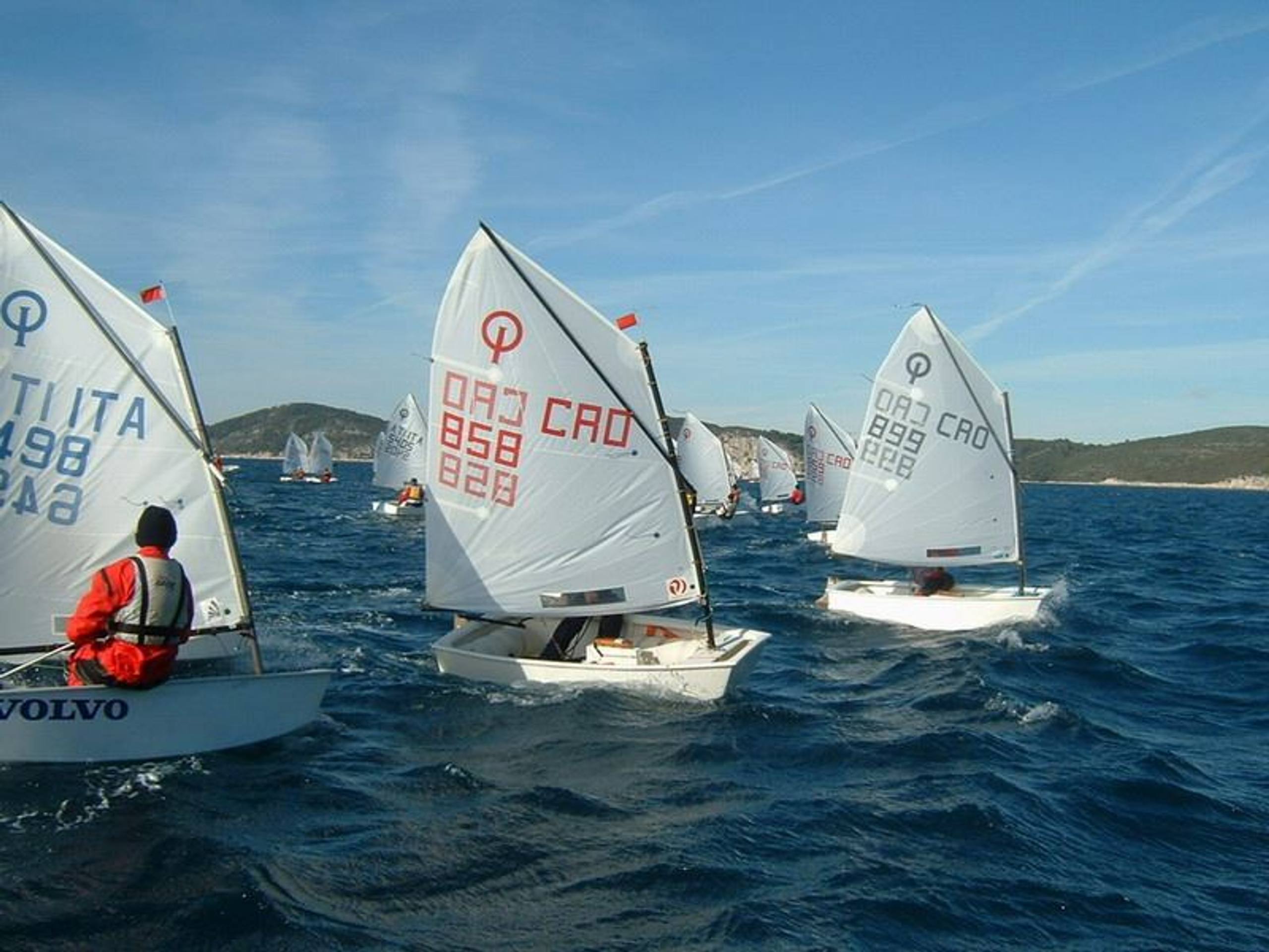 28. Međunarodna novogodišnja regata, Hvar, prosinac 2004. — fotografija 36 od 105