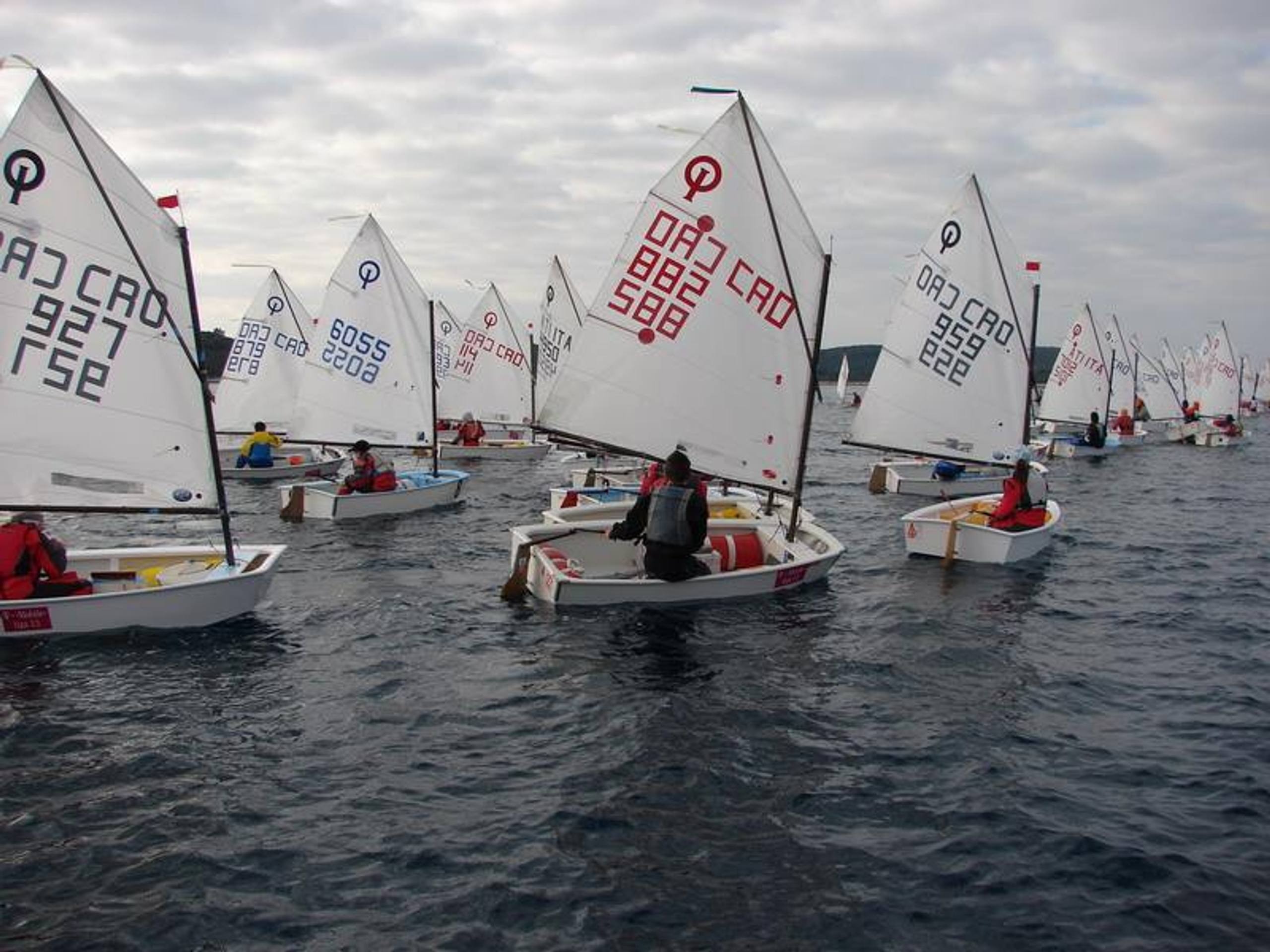 30. Međunarodna novogodišnja regata, Hvar, prosinac 2006. — fotografija 32 od 100