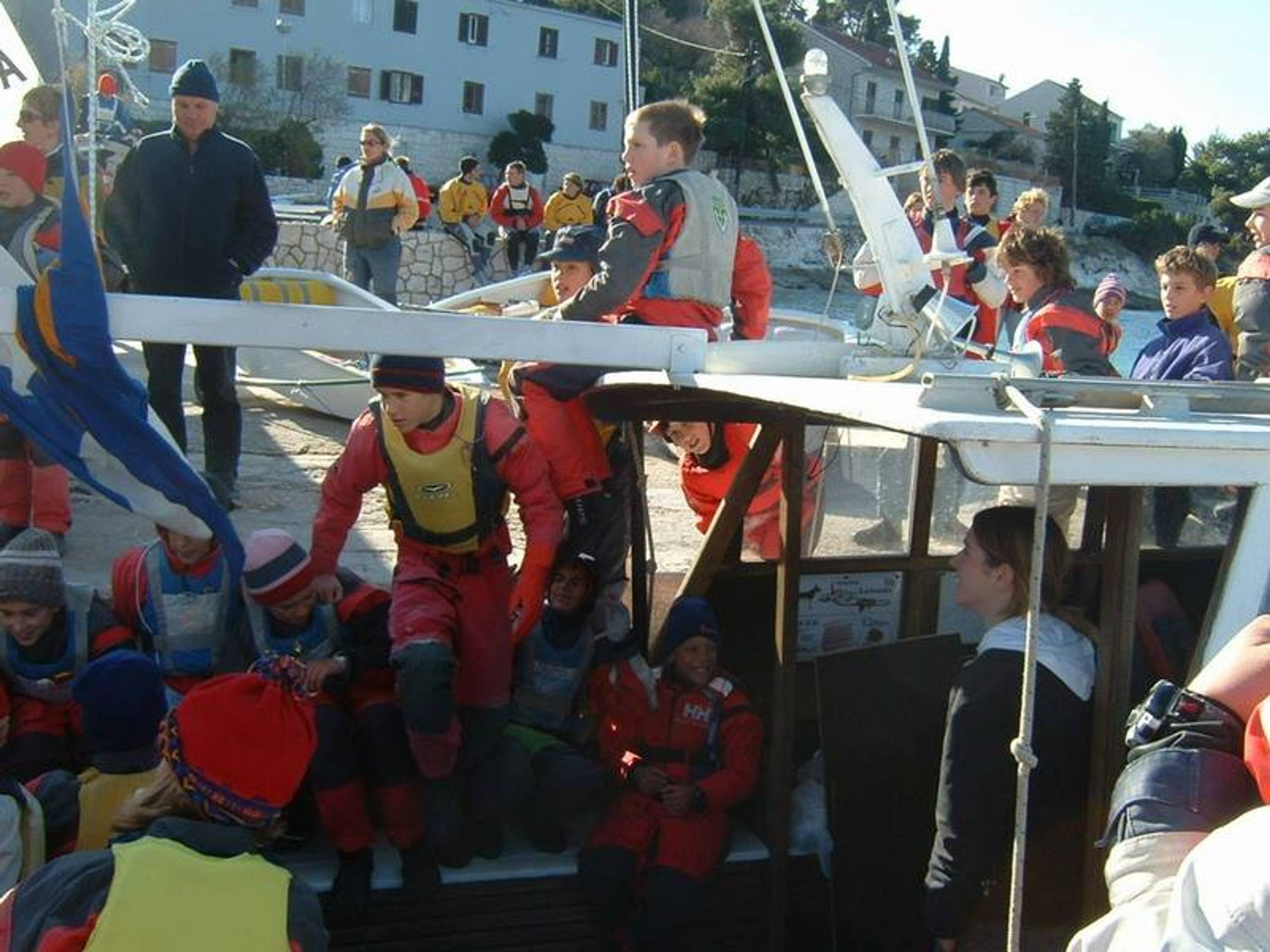 28. Međunarodna novogodišnja regata, Hvar, prosinac 2004. — fotografija 66 od 105