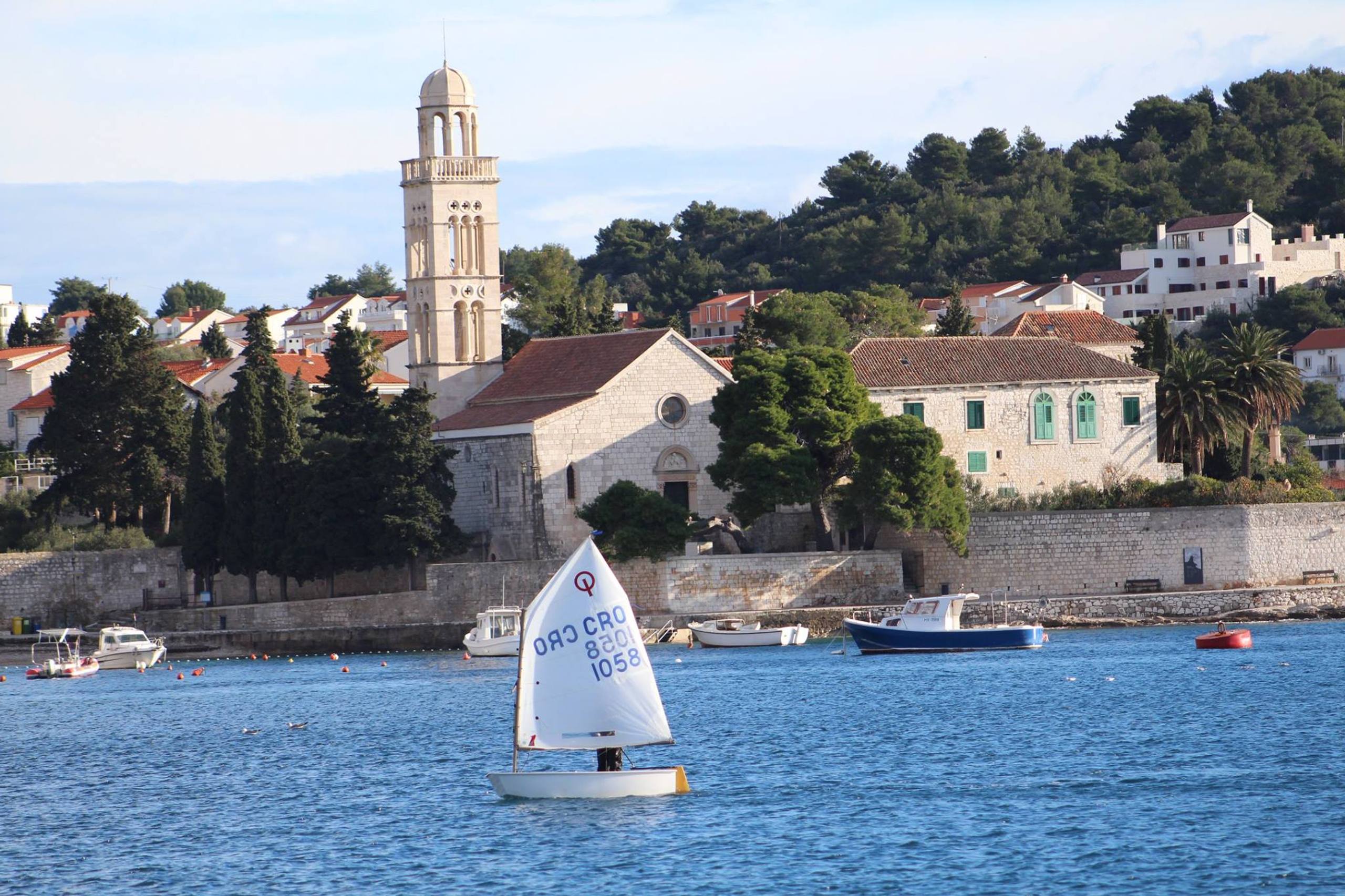 41. Međunarodna novogodišnja regata, Hvar, prosinac 2017. — fotografija 31 od 100
