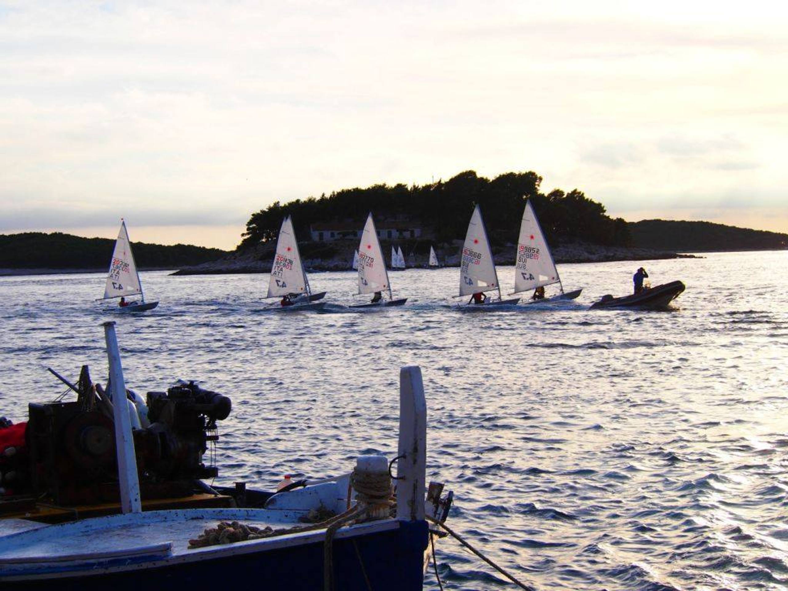 36. Međunarodna novogodišnja regata — Laser, Hvar, prosinac 2012. — fotografija 18 od 77