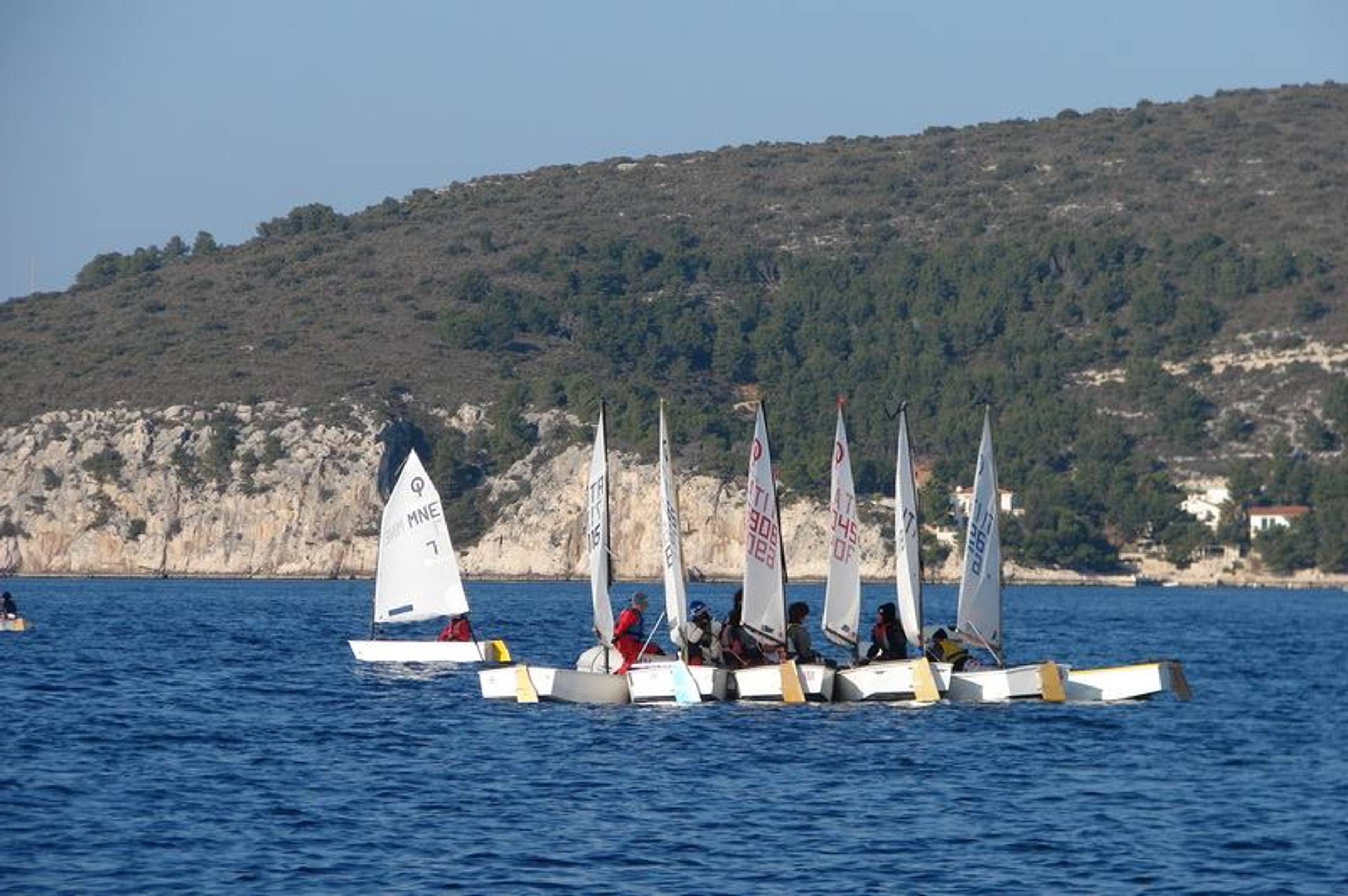 31. Međunarodna novogodišnja regata, Hvar, prosinac 2007. — fotografija 13 od 79