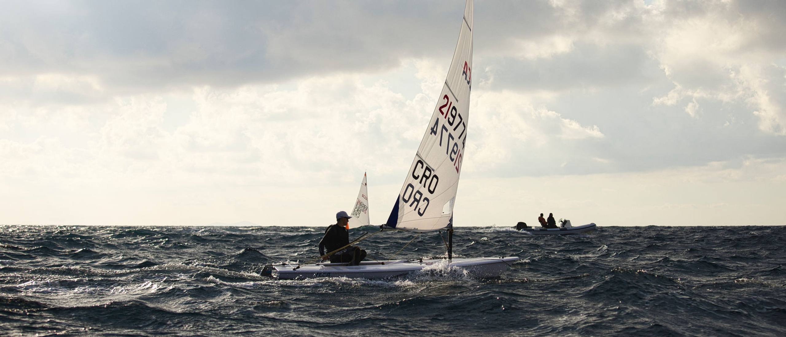 45. Međunarodna novogodišnja regata, Hvar, prosinac 2022. — fotografija 85 od 100