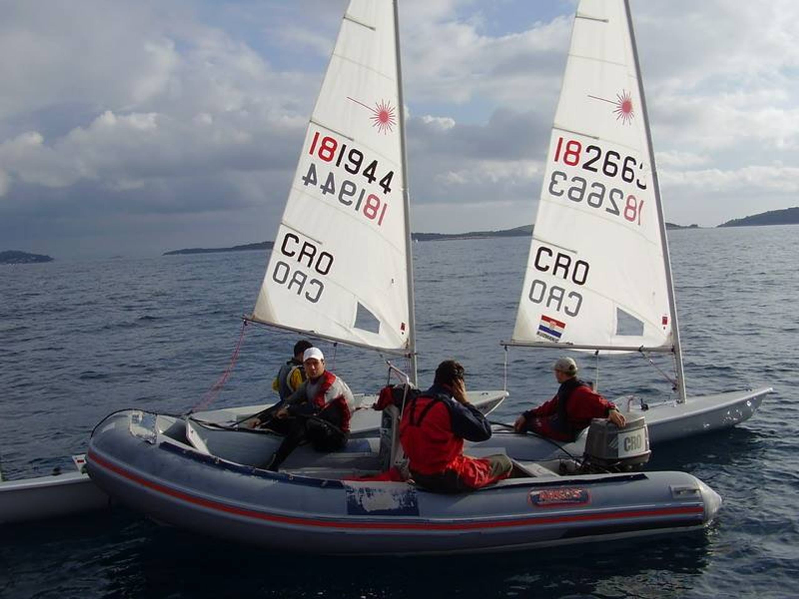 29. Međunarodna novogodišnja regata, Hvar, prosinac 2005. — fotografija 56 od 100