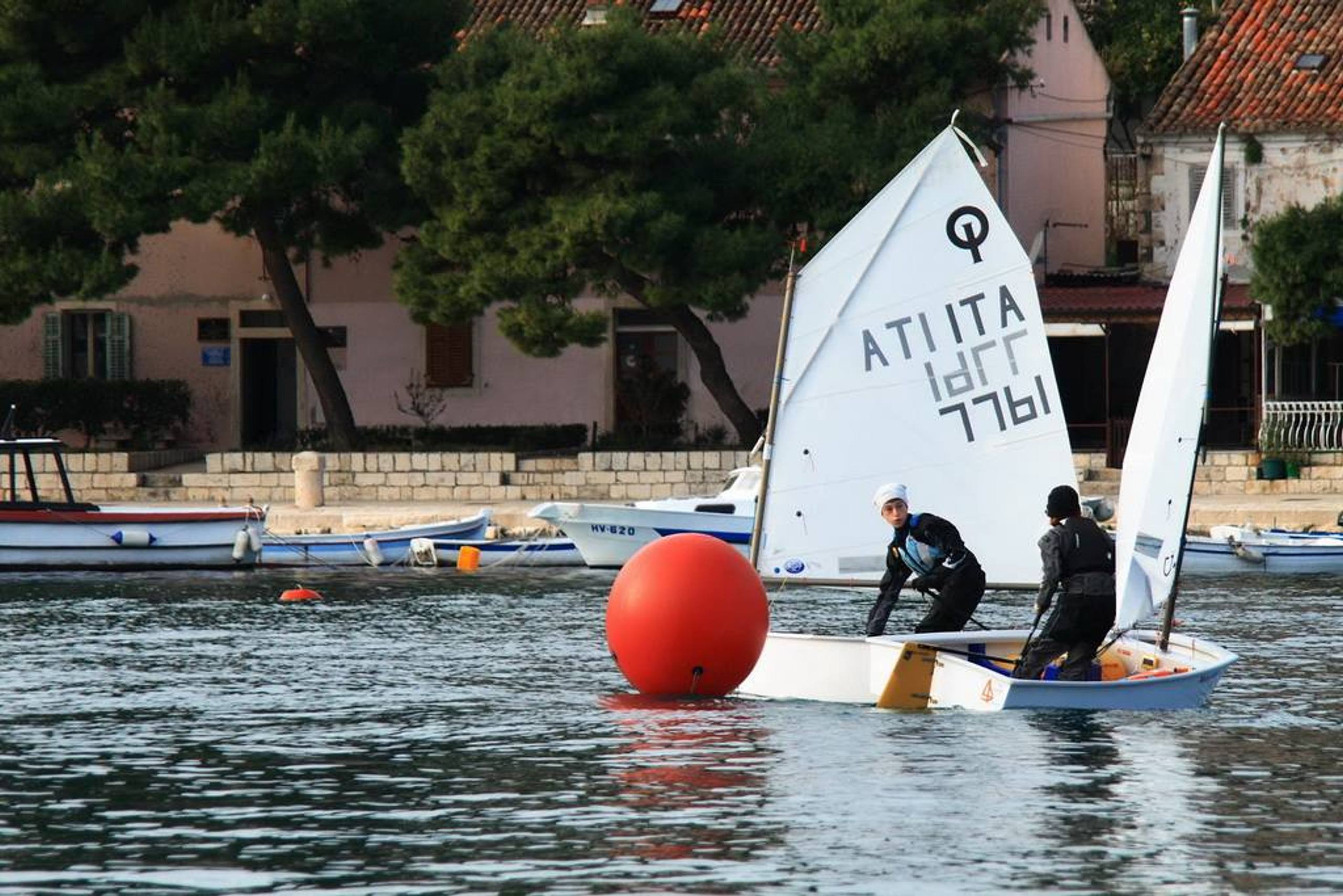 34. Međunarodna novogodišnja regata — Cucin, Hvar, prosinac 2010. — fotografija 63 od 78