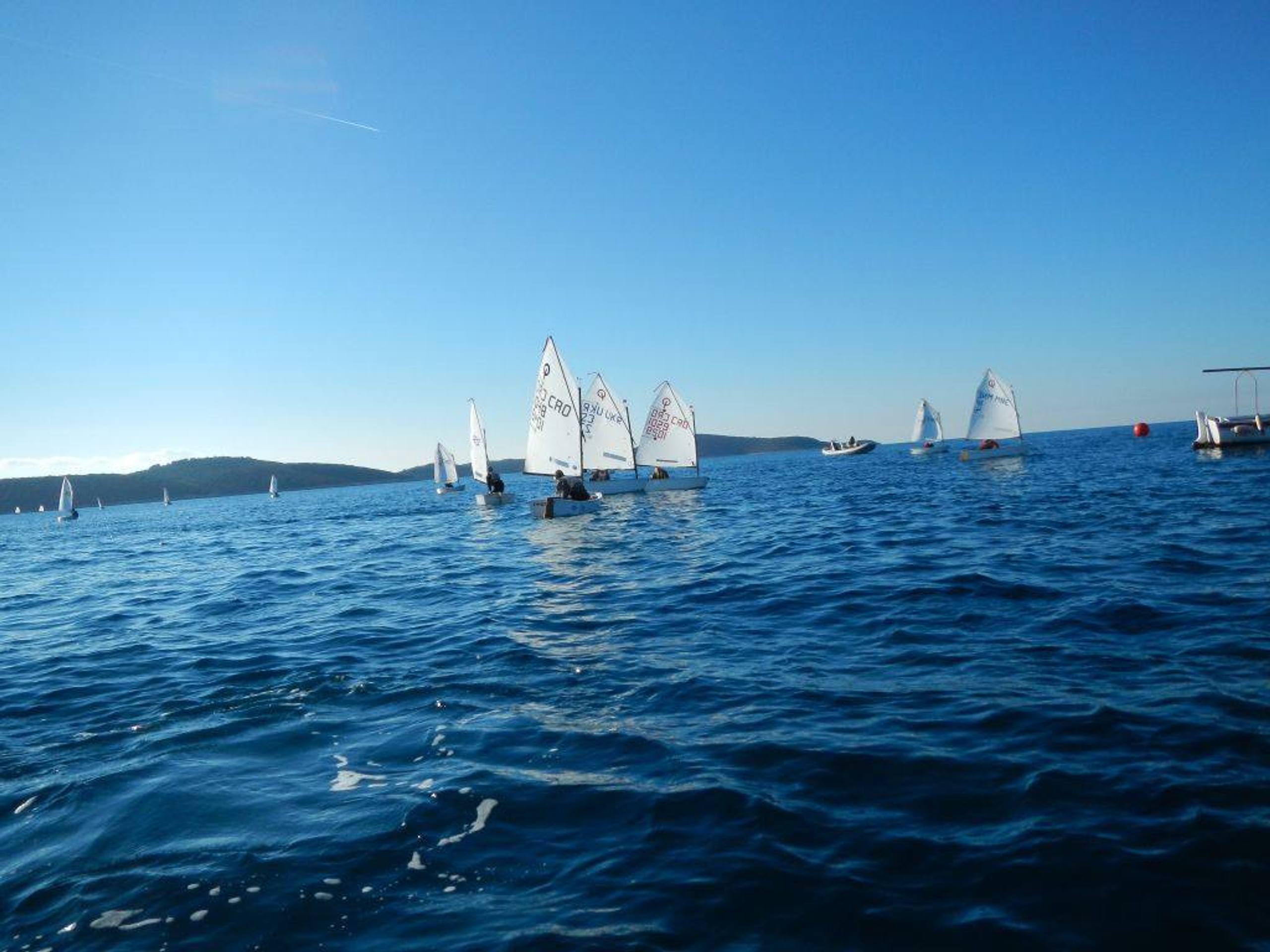 36. Međunarodna novogodišnja regata — Prvenstvo Hrvatske u klasi Optimist, Hvar, prosinac 2012. — fotografija 52 od 65