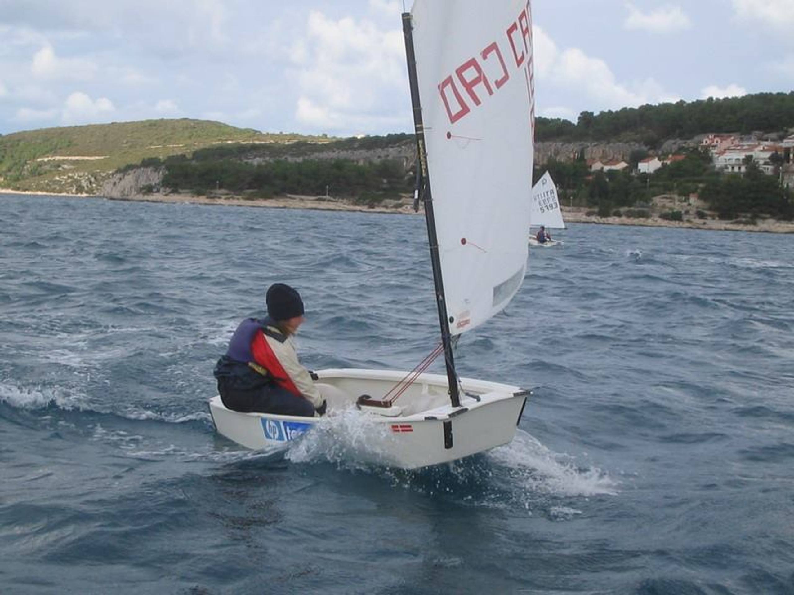 28. Međunarodna novogodišnja regata, Hvar, prosinac 2004. — fotografija 13 od 105