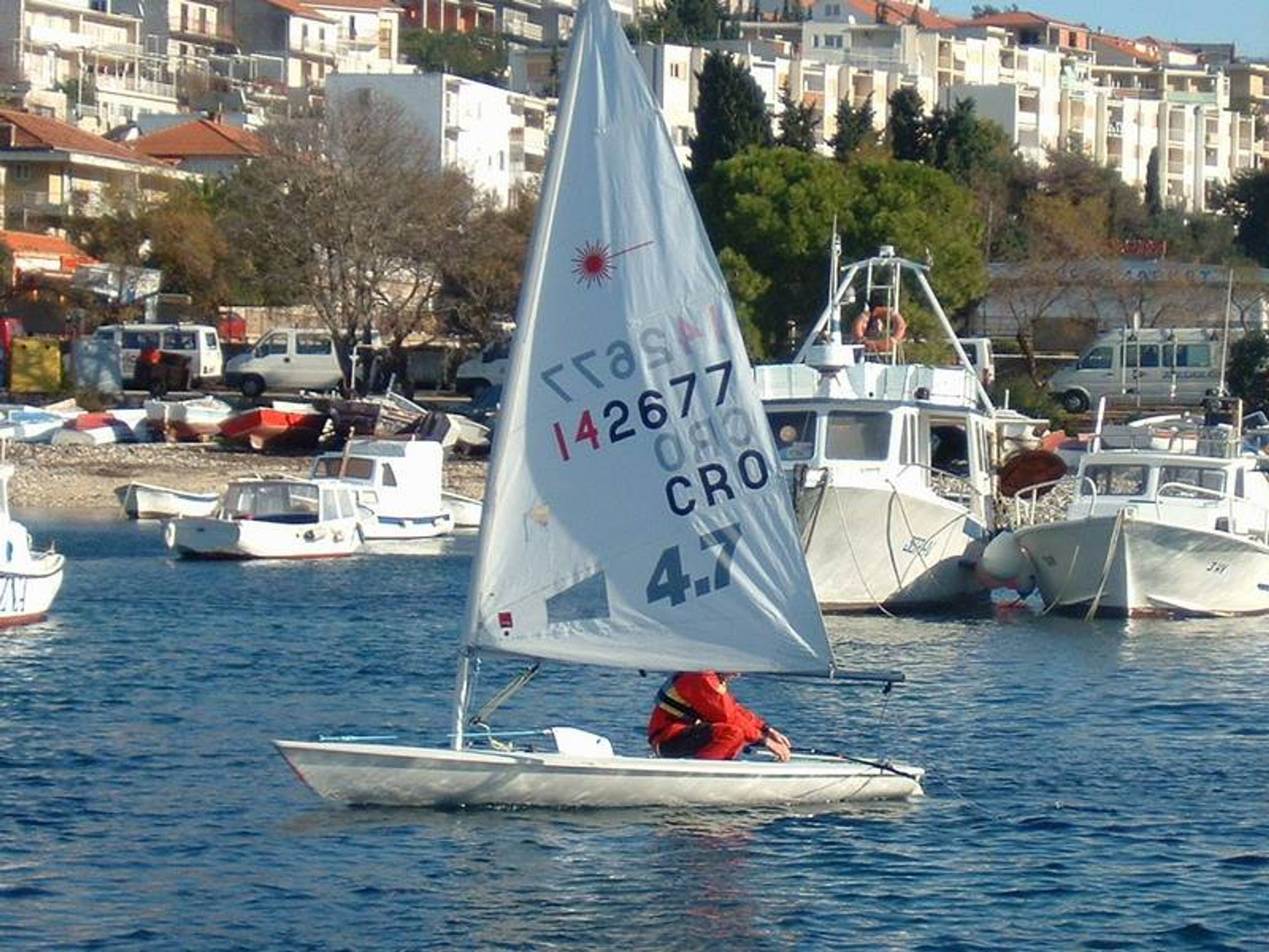 28. Međunarodna novogodišnja regata, Hvar, prosinac 2004. — fotografija 79 od 105