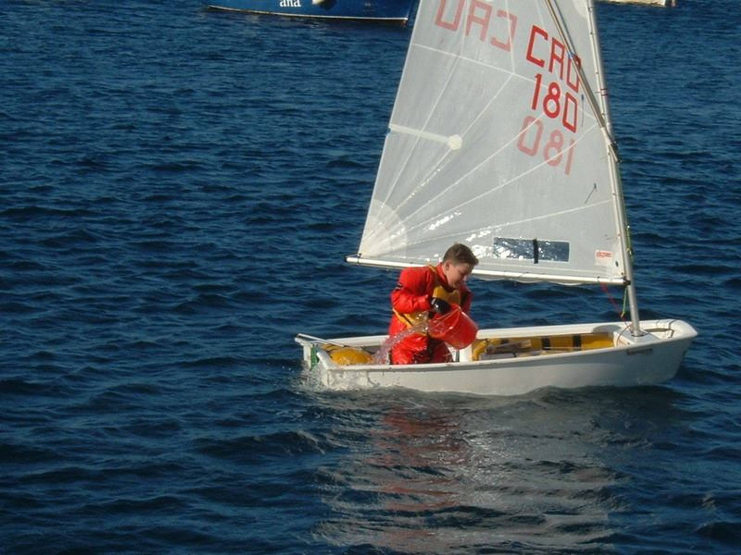 28. Međunarodna novogodišnja regata, Hvar, prosinac 2004. — fotografija 71 od 105