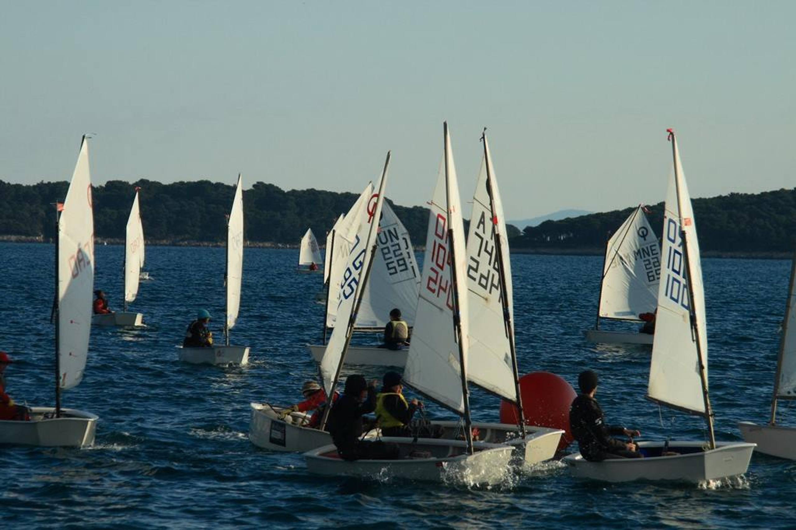 34. Međunarodna novogodišnja regata — Cucin, Hvar, prosinac 2010. — fotografija 40 od 78